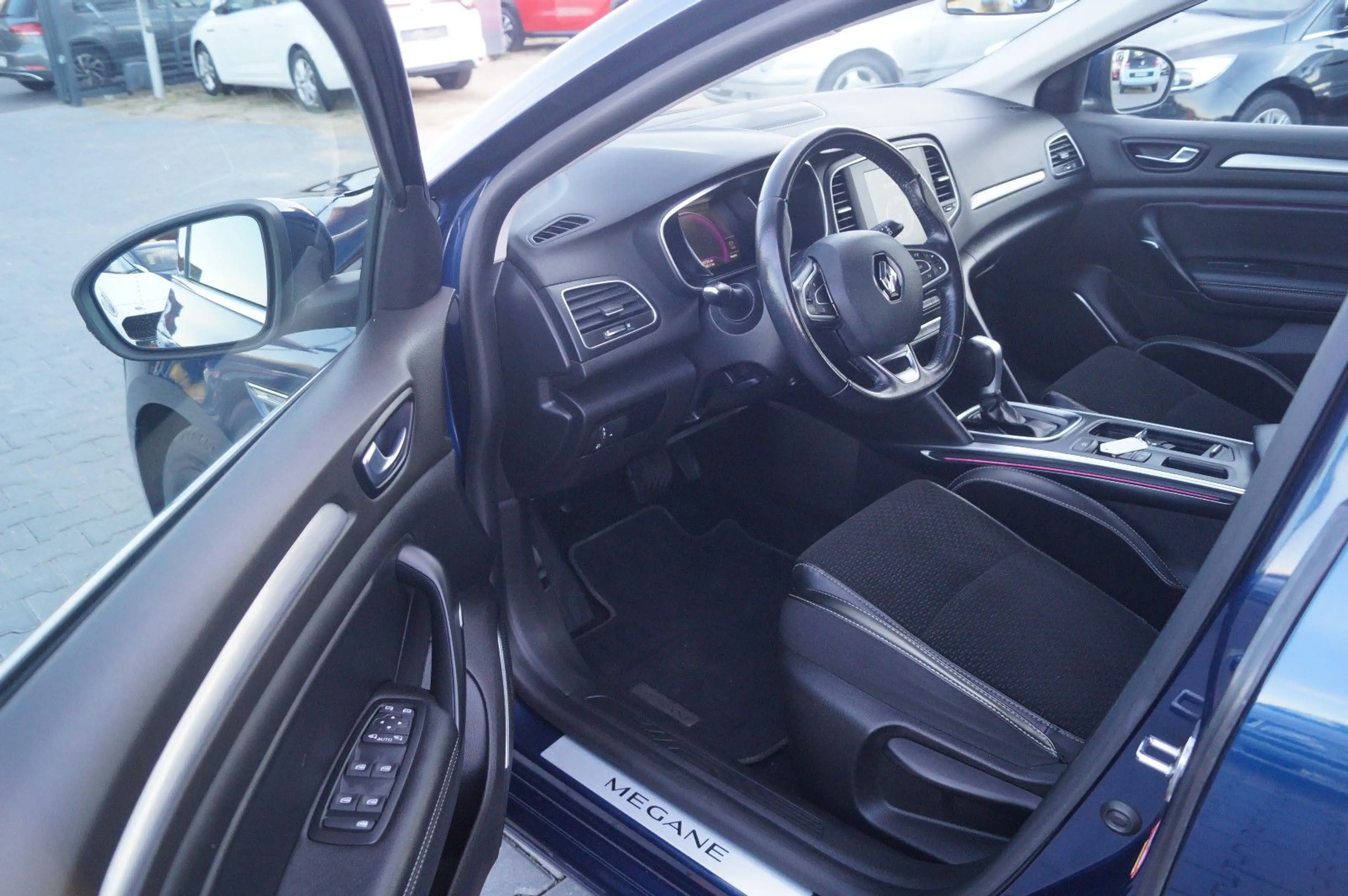 Renault Megane IV Grandtour Intens AUTOMATIK PDC Nav SHZ — photo 14