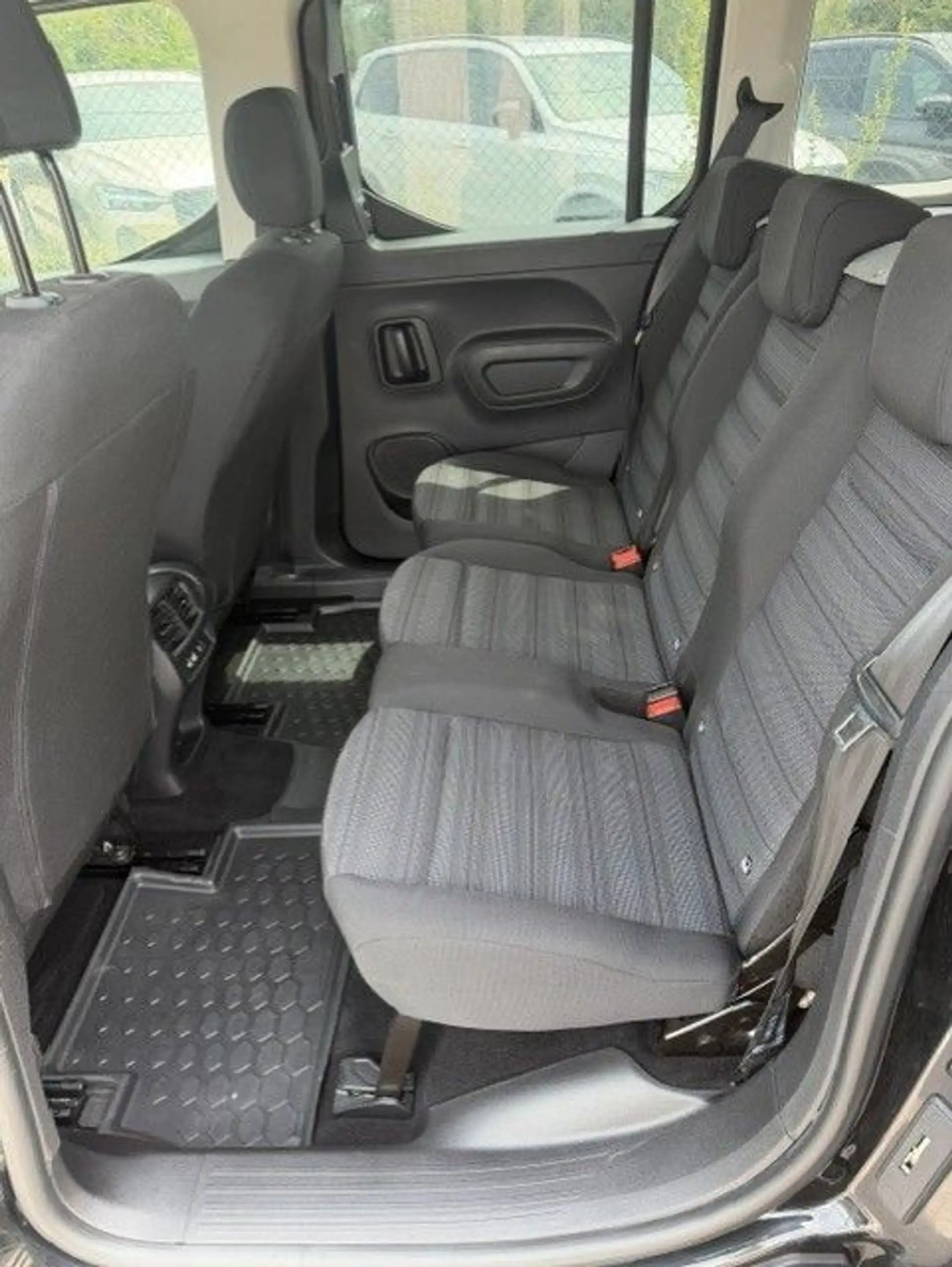 Opel Combo Life 1.5 Diesel 75kW S/S Edition L1 — photo 10