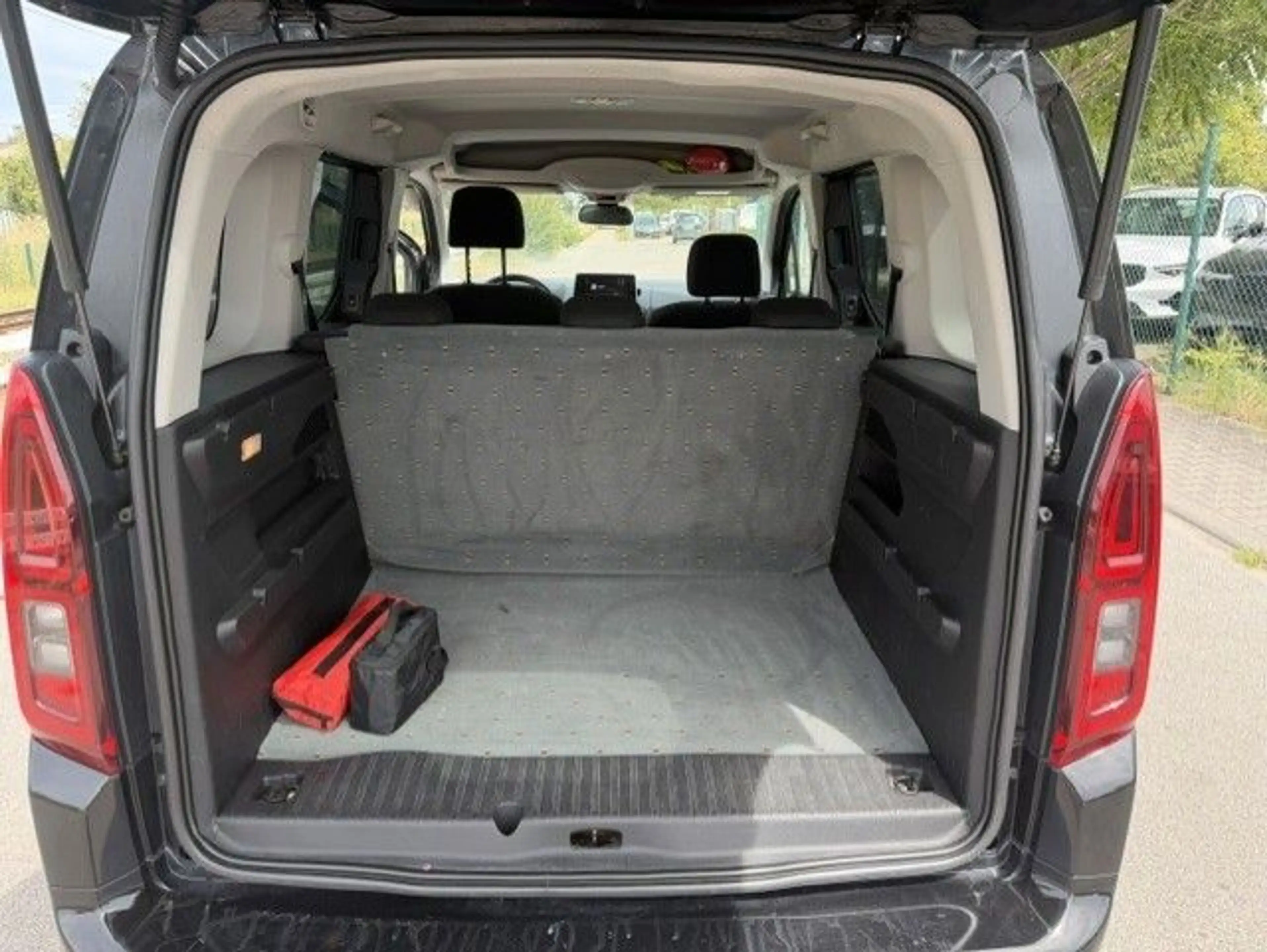 Opel Combo Life 1.5 Diesel 75kW S/S Edition L1 — photo 12