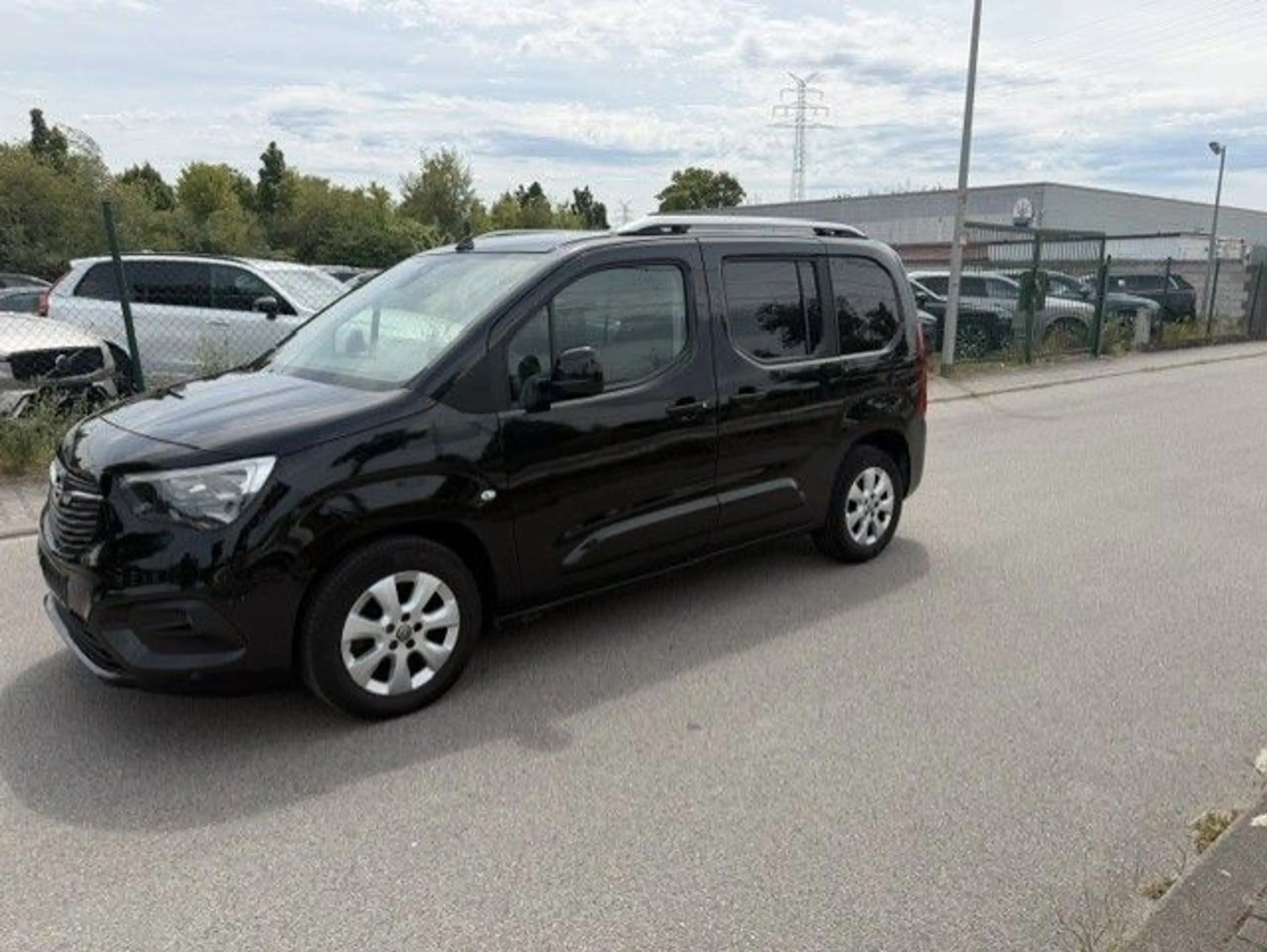 Opel Combo Life 1.5 Diesel 75kW S/S Edition L1 — photo 2