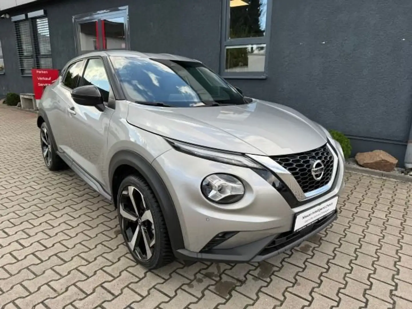 Nissan Juke 1,0 DIG-T Tekna Automatik, Klima, Navi, Kam Silber - 2