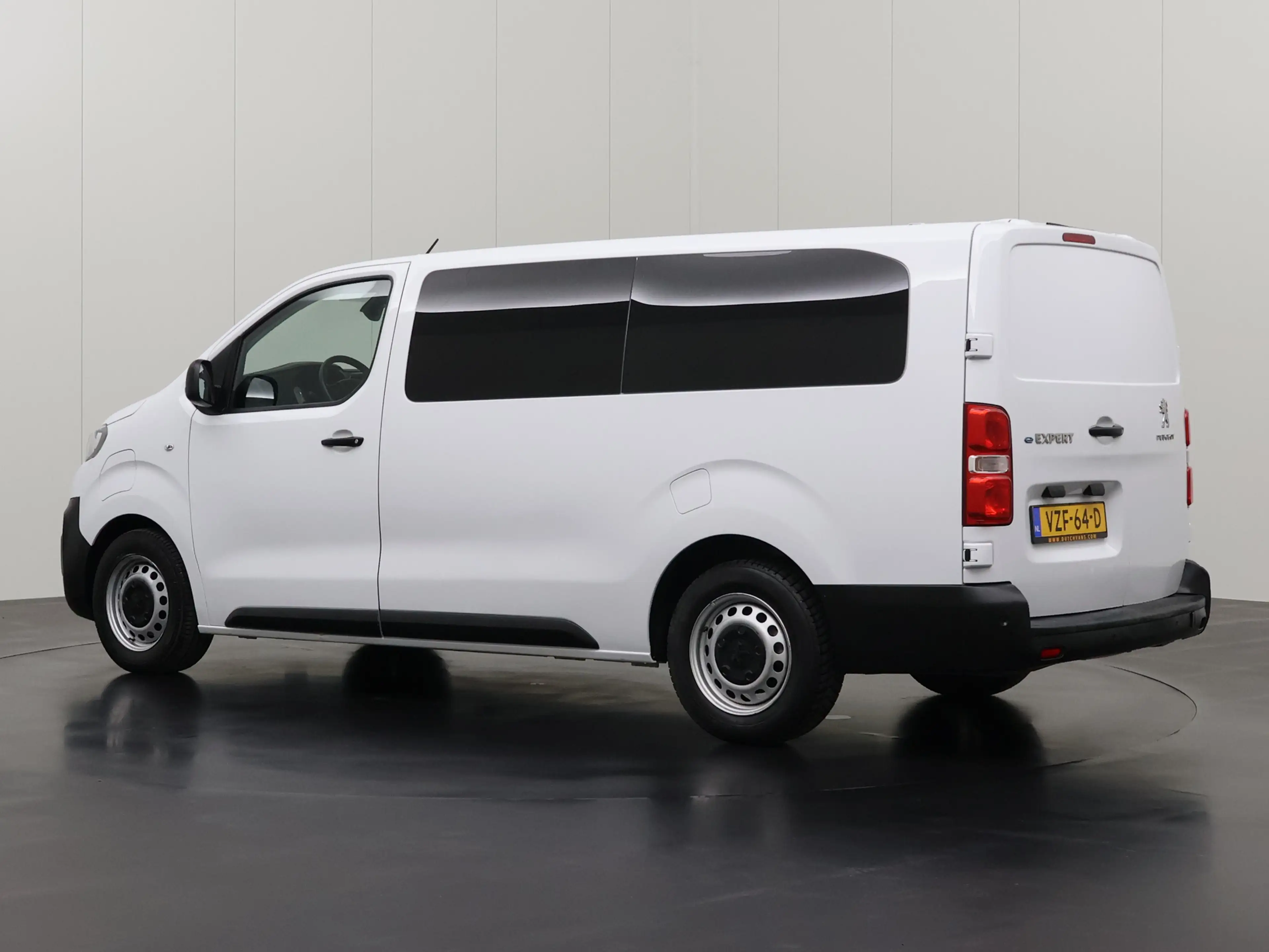 Peugeot e-Expert Extralang 75 kWh | Elektrisch | Multimedia | Airco — photo 6