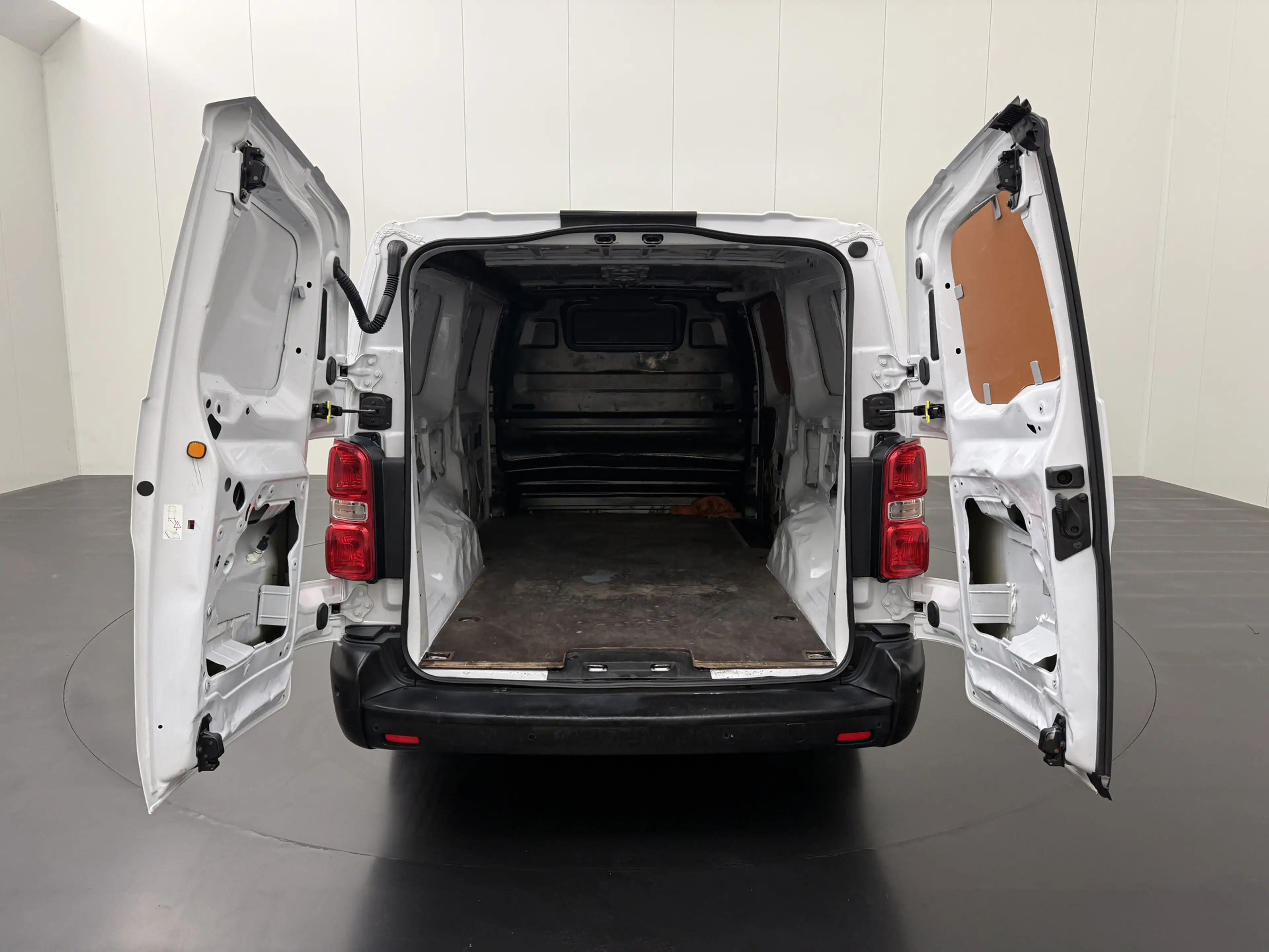 Peugeot e-Expert Extralang 75 kWh | Elektrisch | Multimedia | Airco — photo 5