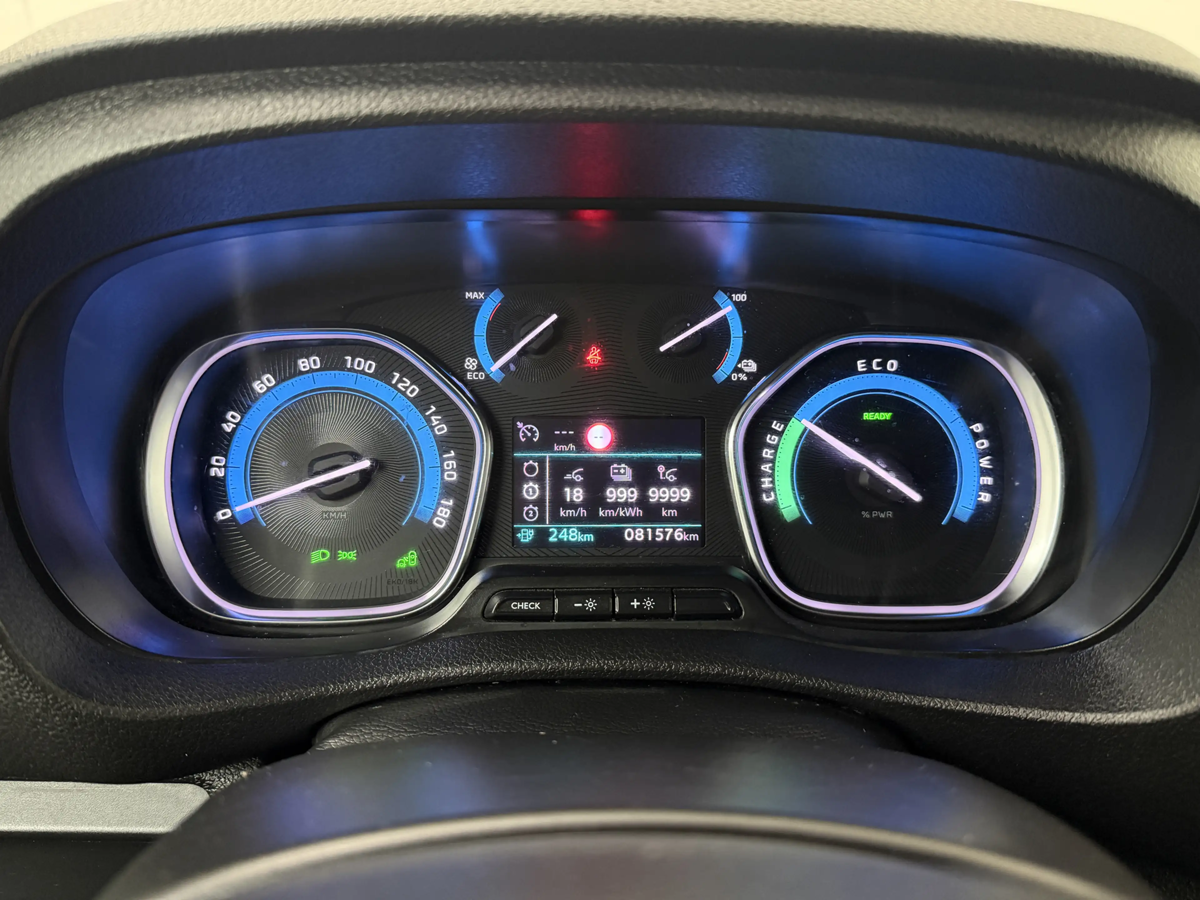 Peugeot e-Expert Extralang 75 kWh | Elektrisch | Multimedia | Airco — photo 15