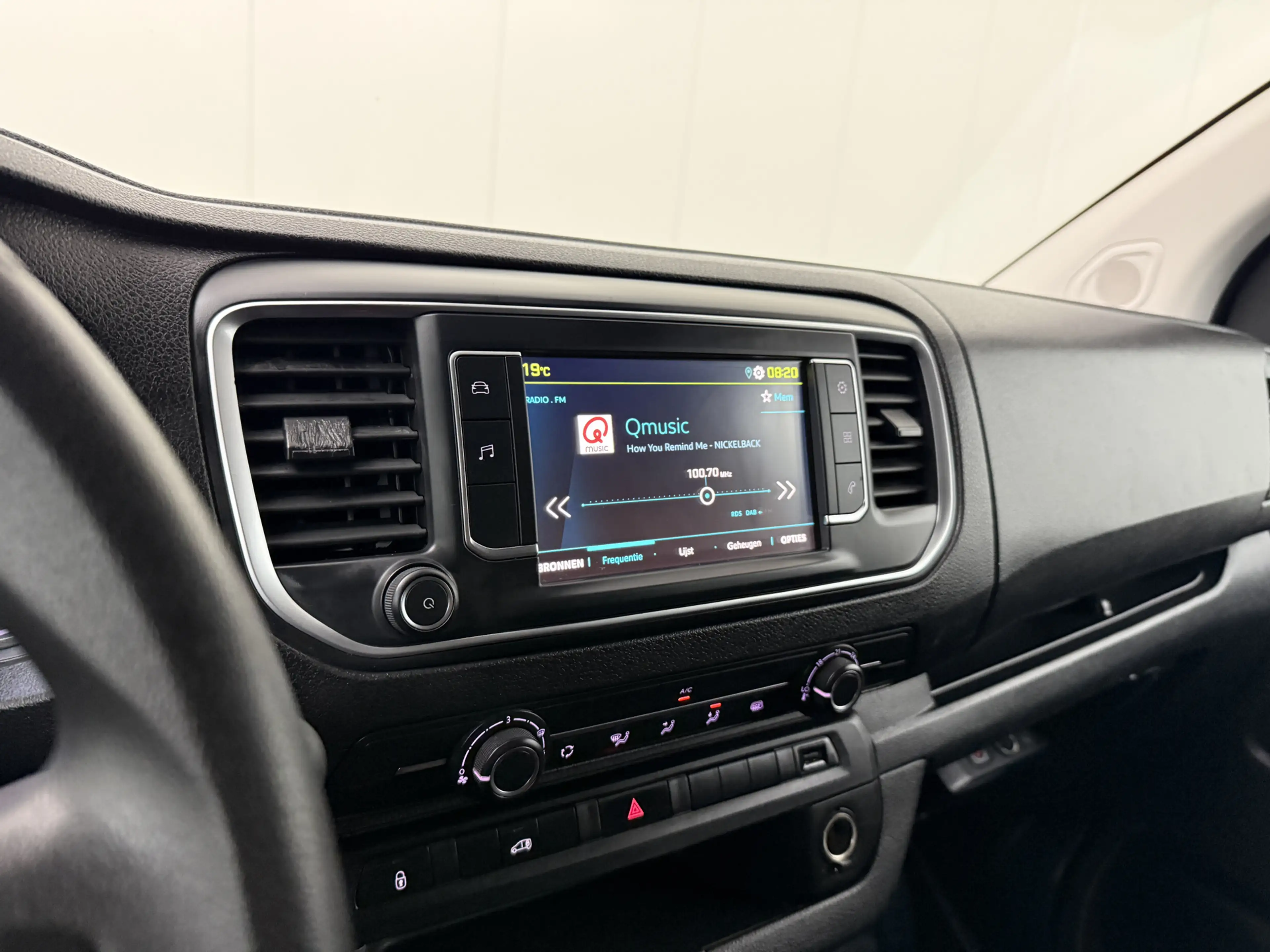 Peugeot e-Expert Extralang 75 kWh | Elektrisch | Multimedia | Airco — photo 20