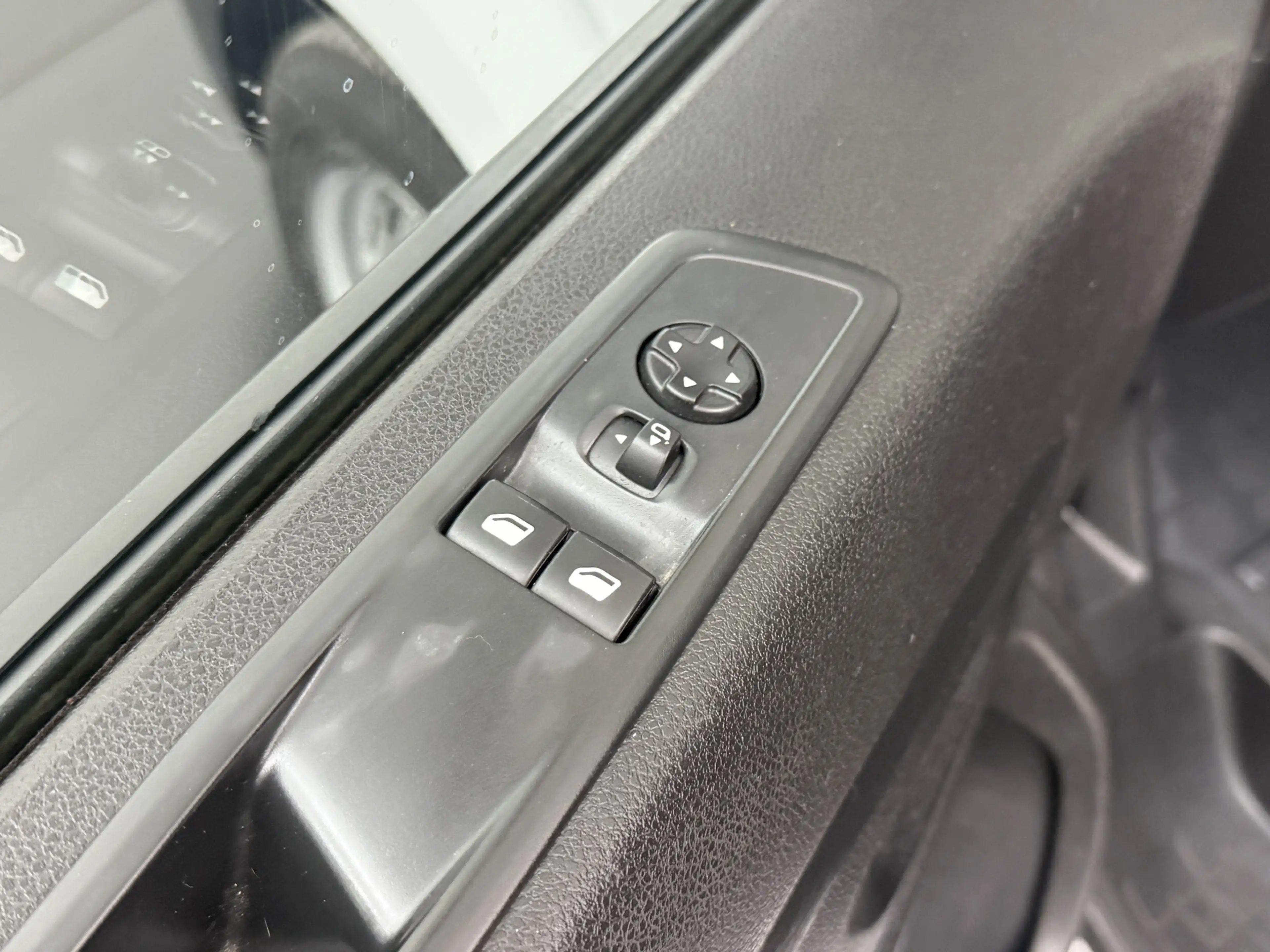 Peugeot e-Expert Extralang 75 kWh | Elektrisch | Multimedia | Airco — photo 14