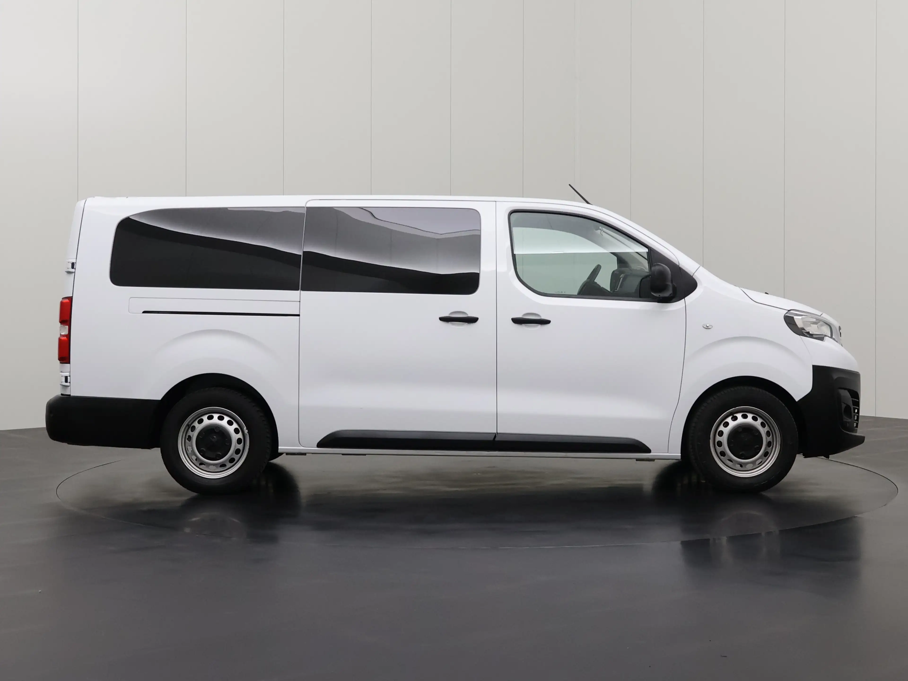 Peugeot e-Expert Extralang 75 kWh | Elektrisch | Multimedia | Airco — photo 13