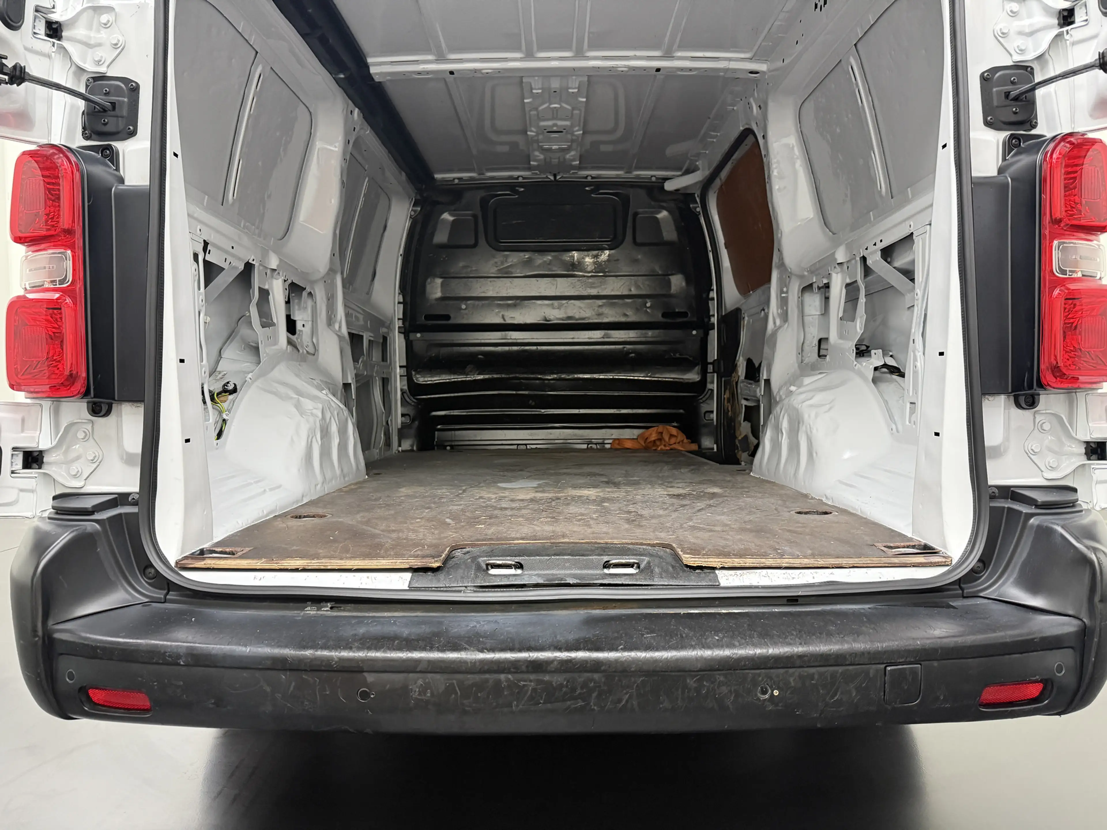 Peugeot e-Expert Extralang 75 kWh | Elektrisch | Multimedia | Airco — photo 8