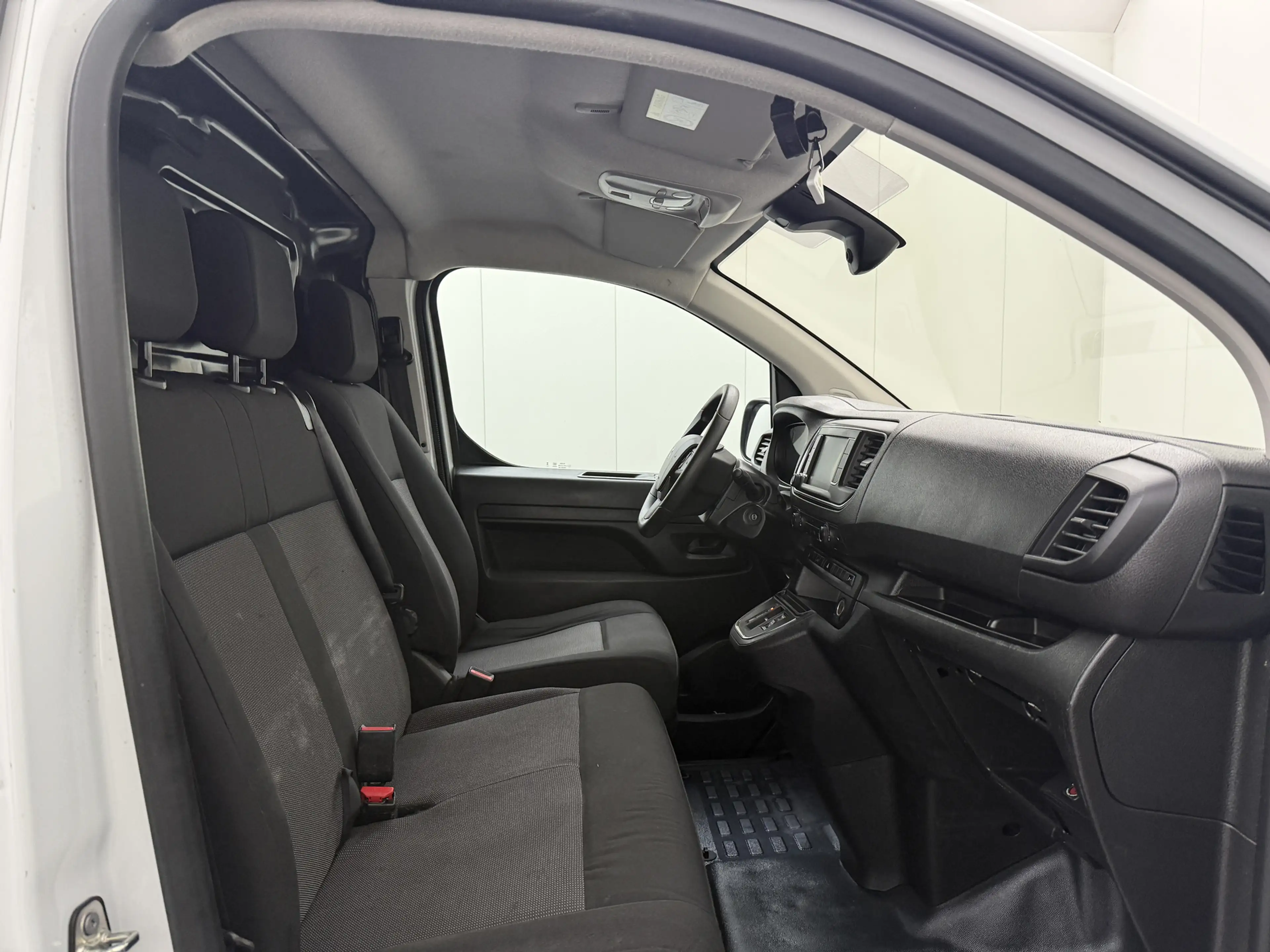 Peugeot e-Expert Extralang 75 kWh | Elektrisch | Multimedia | Airco — photo 25