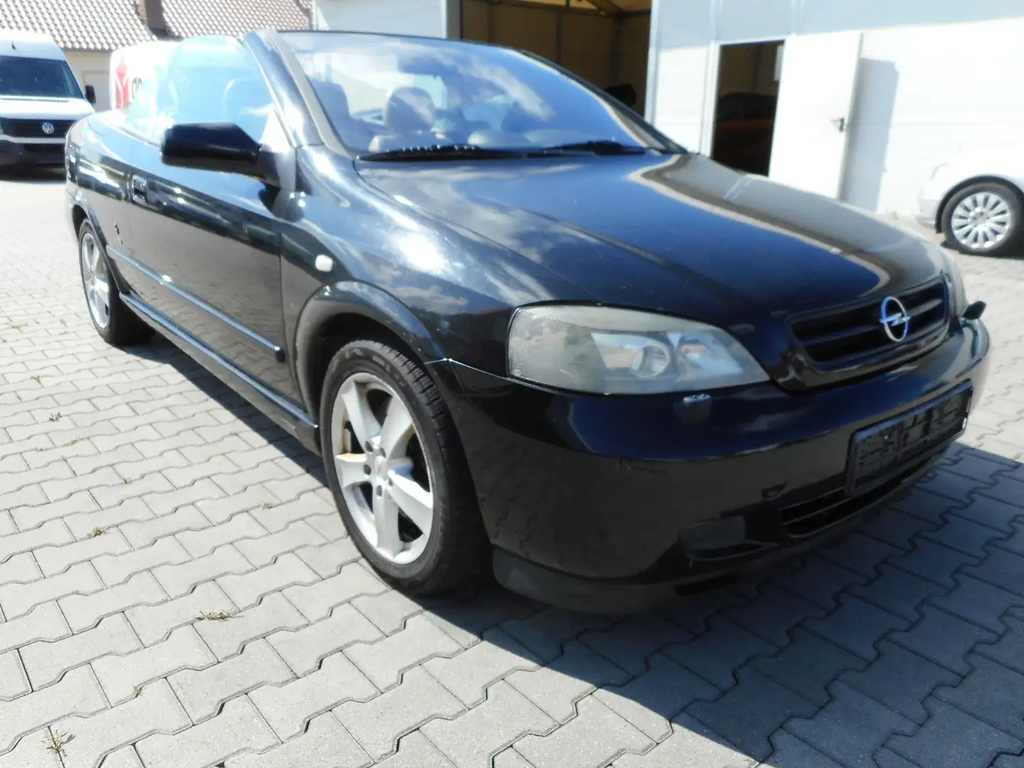 Opel Astra Cabrio 2.0 Turbo Leder Xenon Navi HU 07/25 Noir - 2