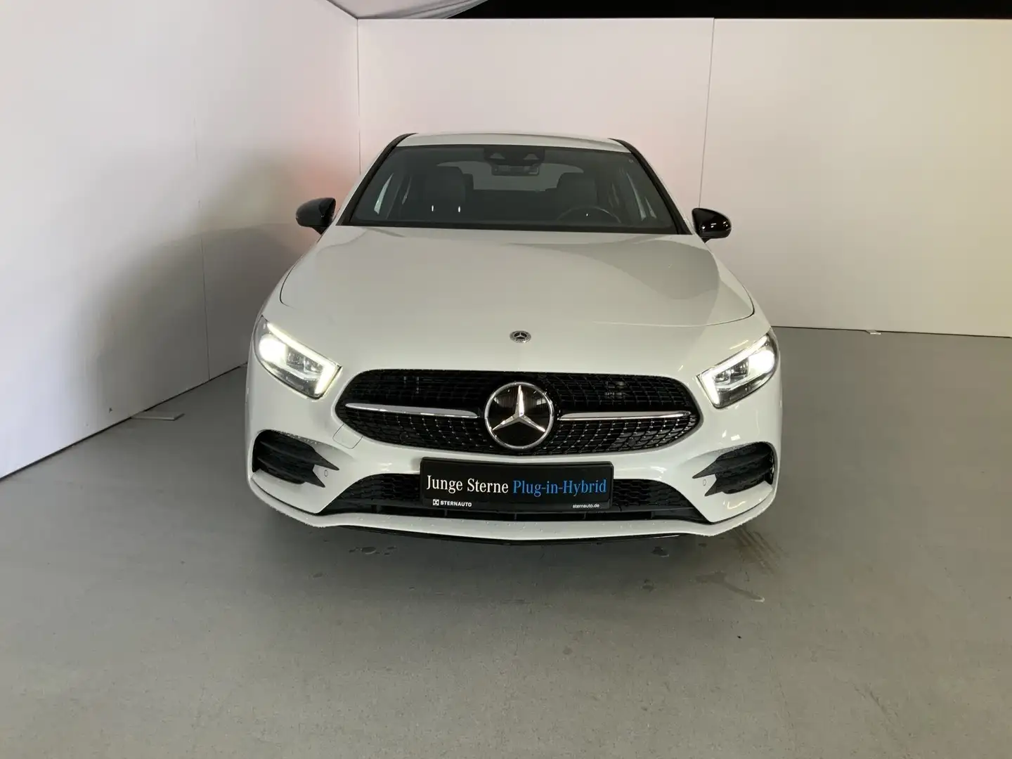Mercedes-Benz A 250 A 250 e Limo AMG Night MultibeamLED DISTRO AHK Blanco - 2