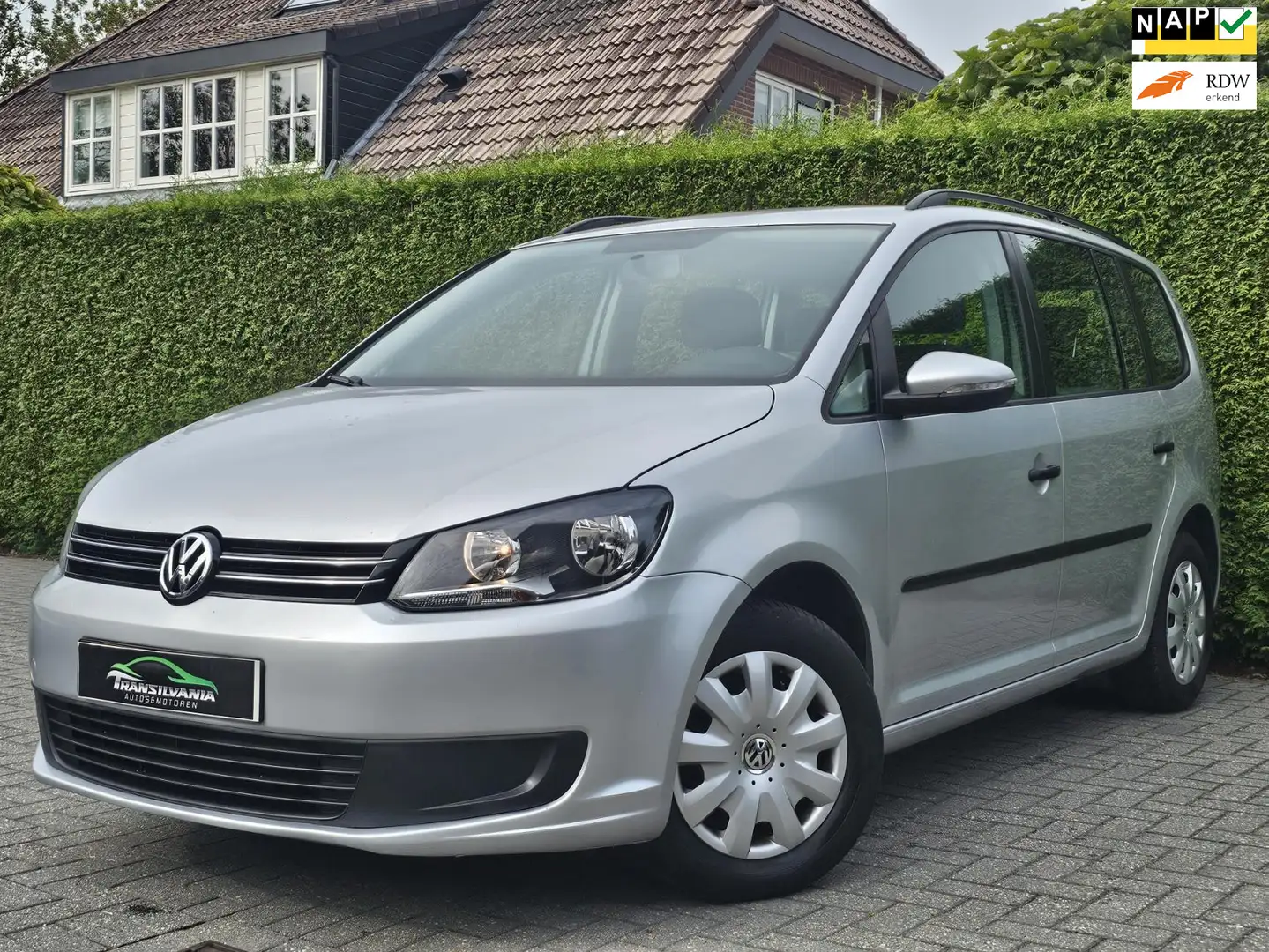 Volkswagen Touran 1.6 TDI Trendline BlueMotion Grijs - 1