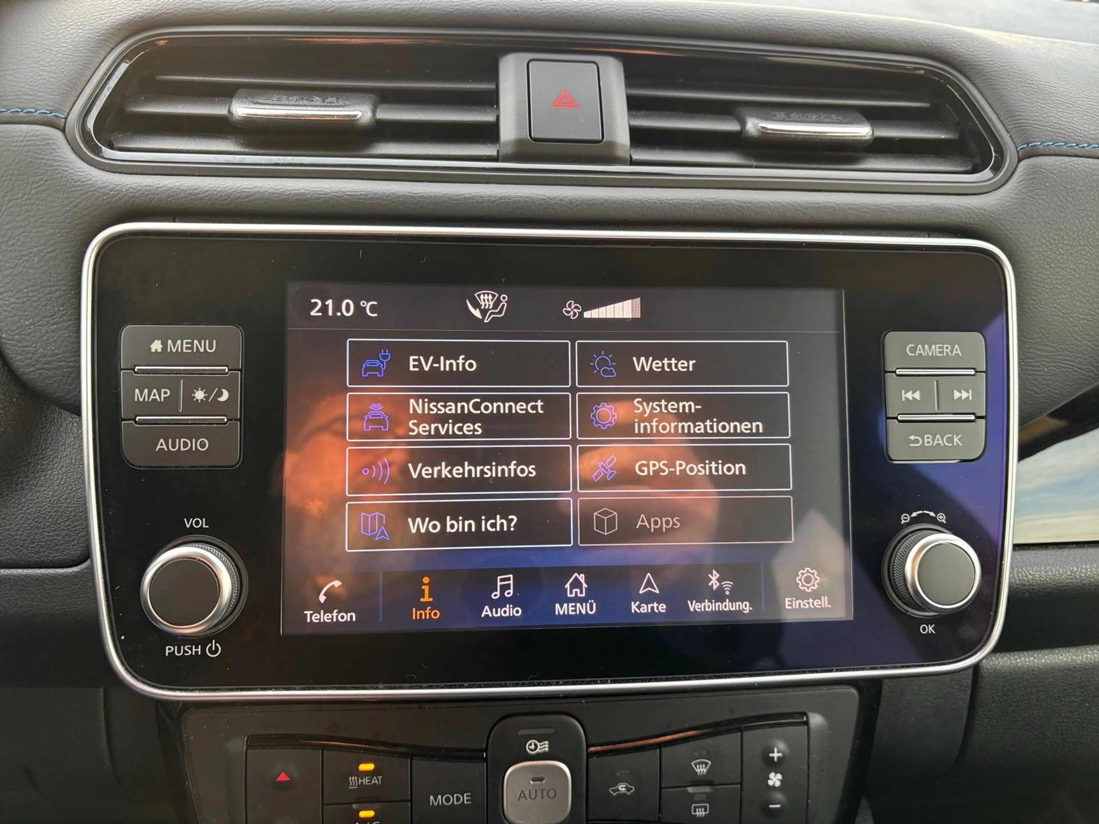 Nissan Leaf N-Connecta — photo 13