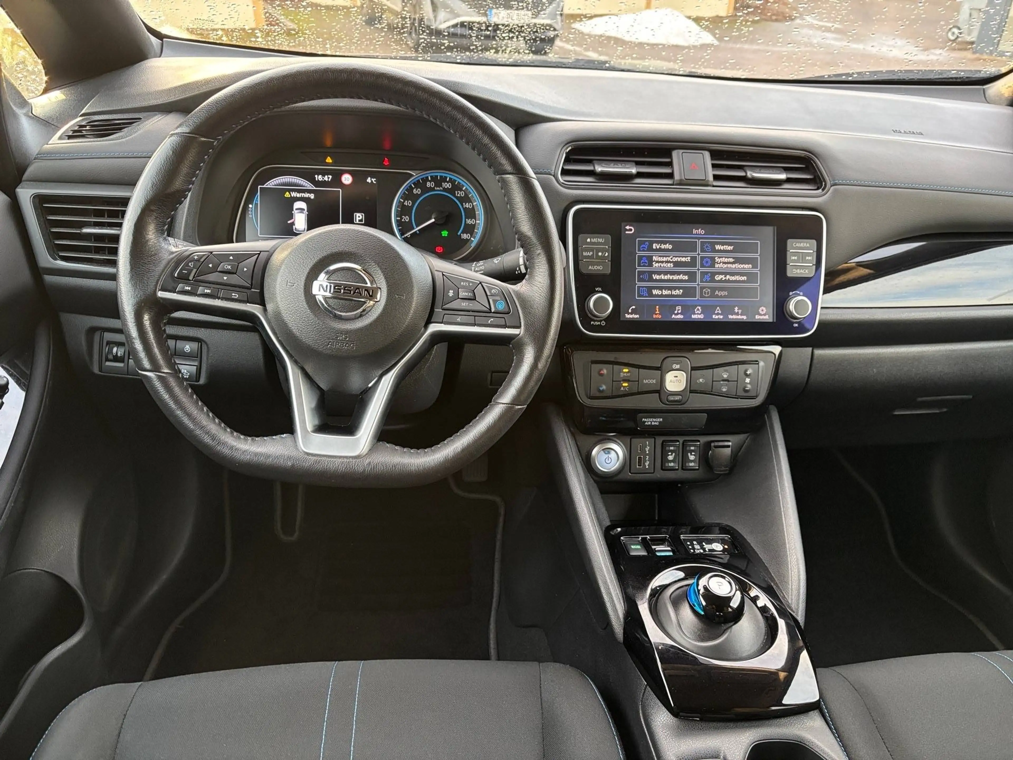 Nissan Leaf N-Connecta — photo 9