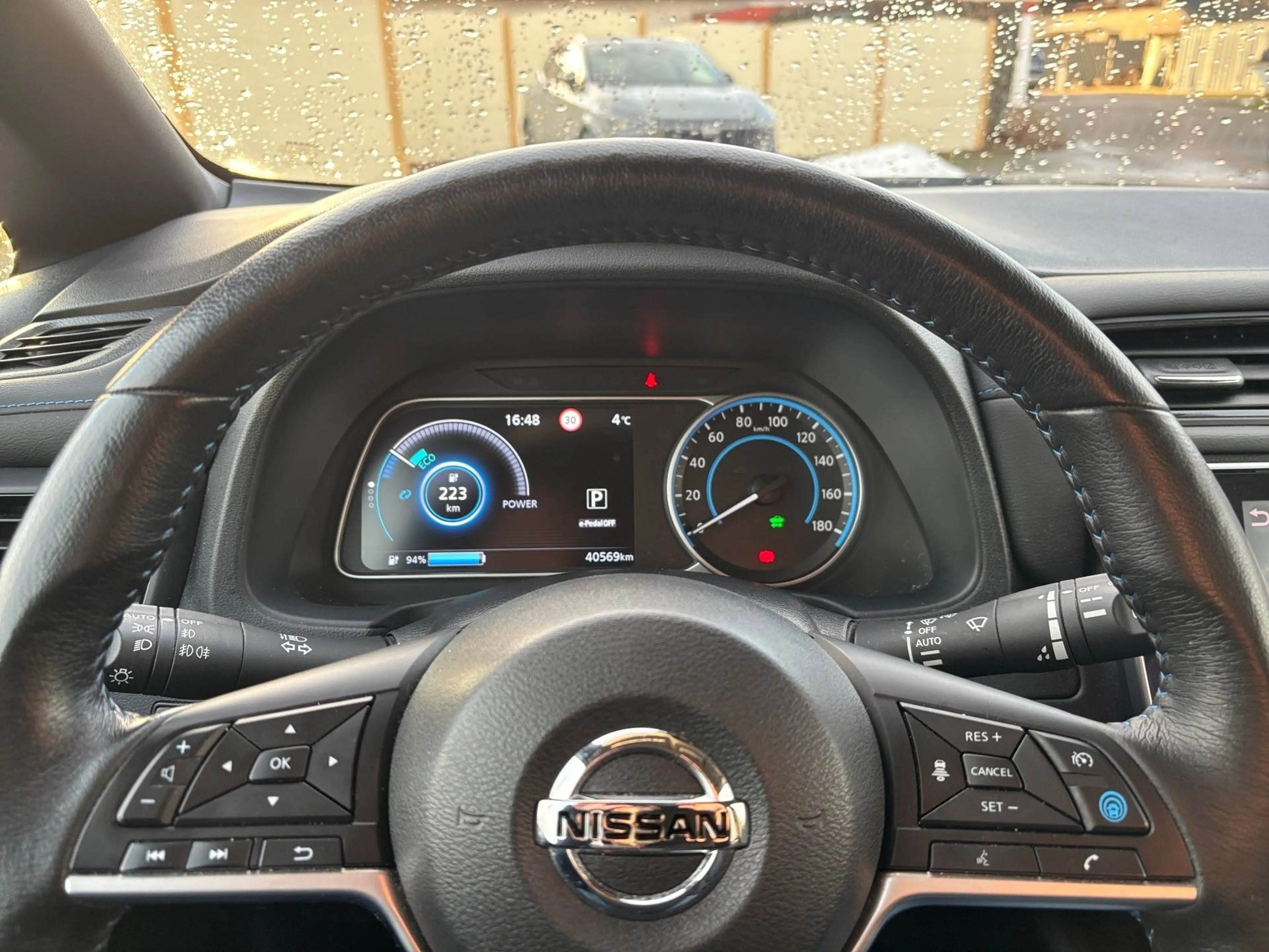 Nissan Leaf N-Connecta — photo 12