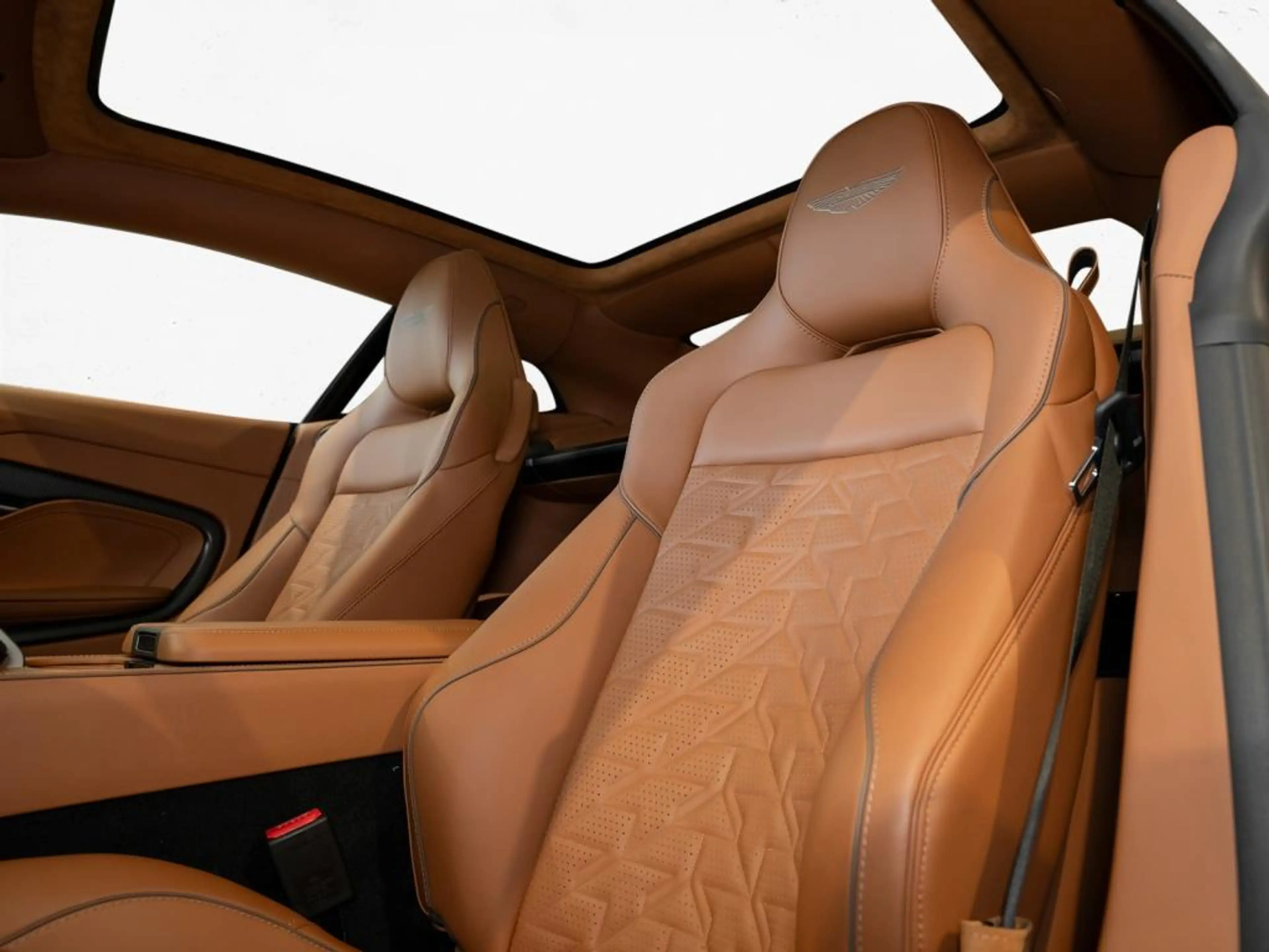 Aston Martin Vanquish Coupe — photo 13