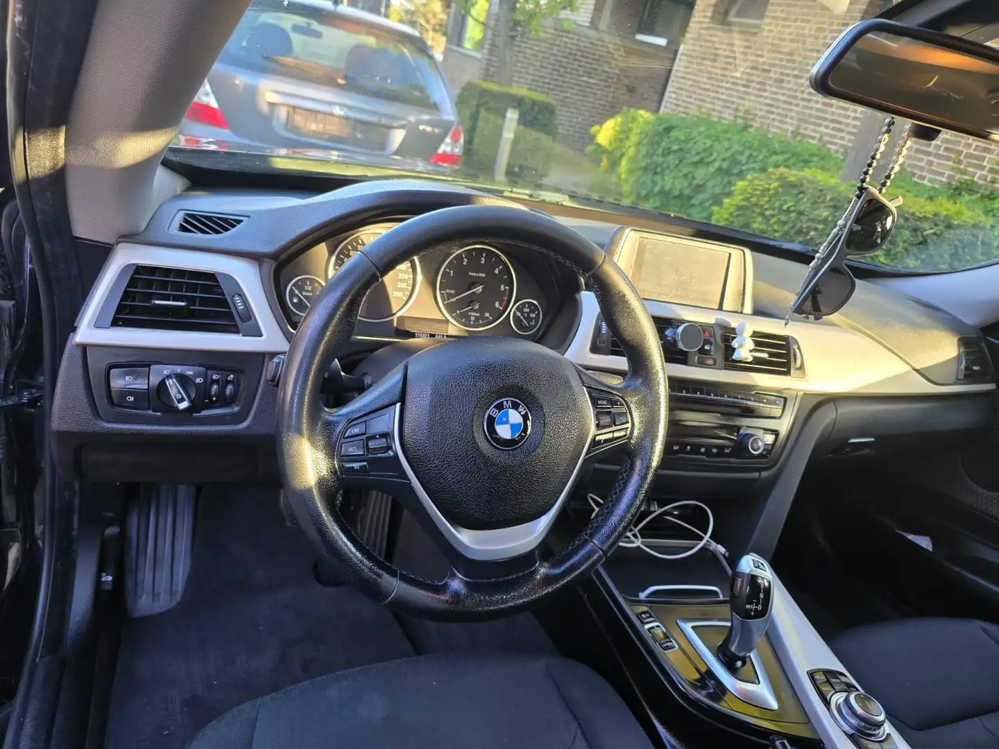 BMW 320 320d GT Aut. - 1