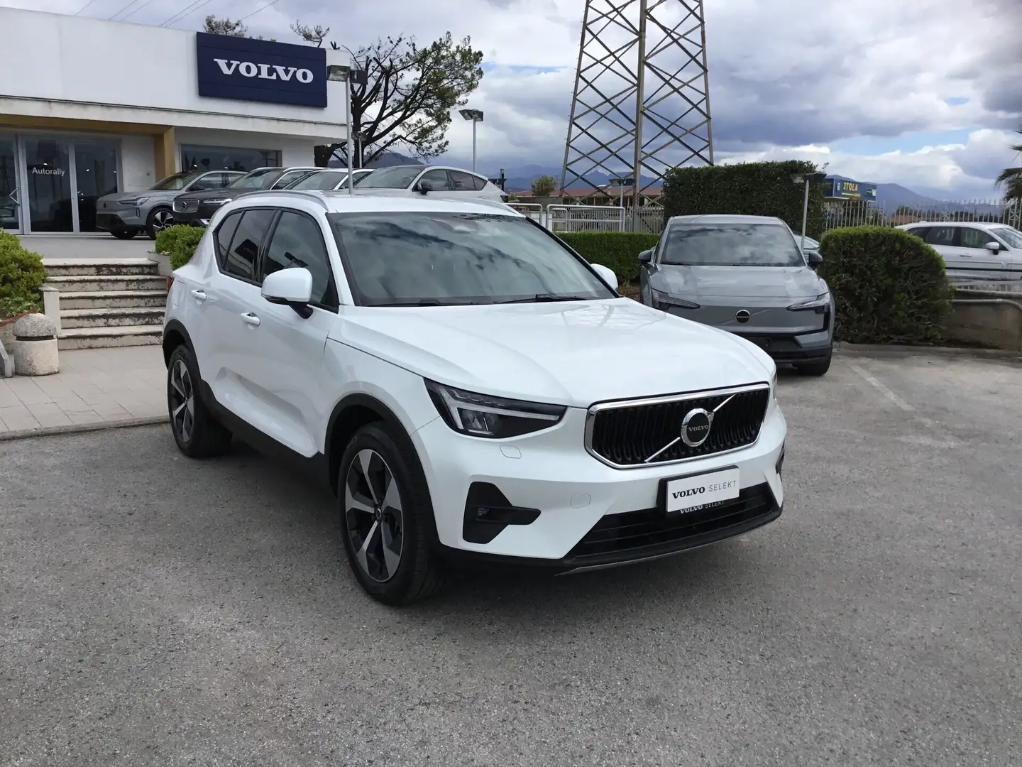 Volvo XC40 B3 Core Aut. Bianco - 1