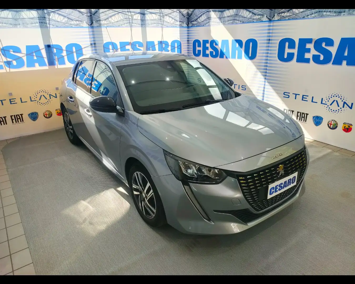 Peugeot 208 5 Porte 1.5 BlueHDi Allure Pack Grigio - 1
