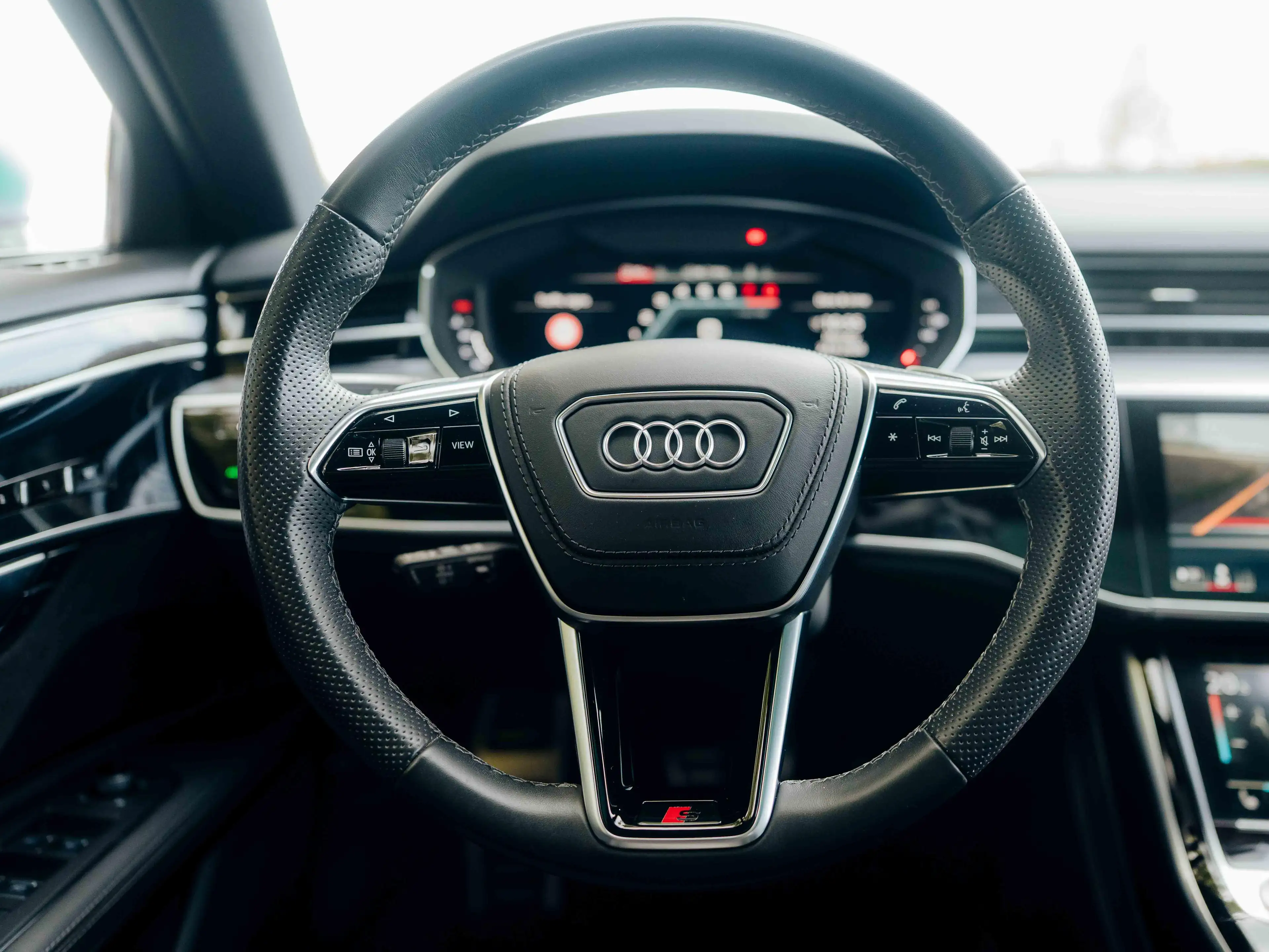 Audi S8 Matrix, Massage, Standheizung, Carbon — photo 12