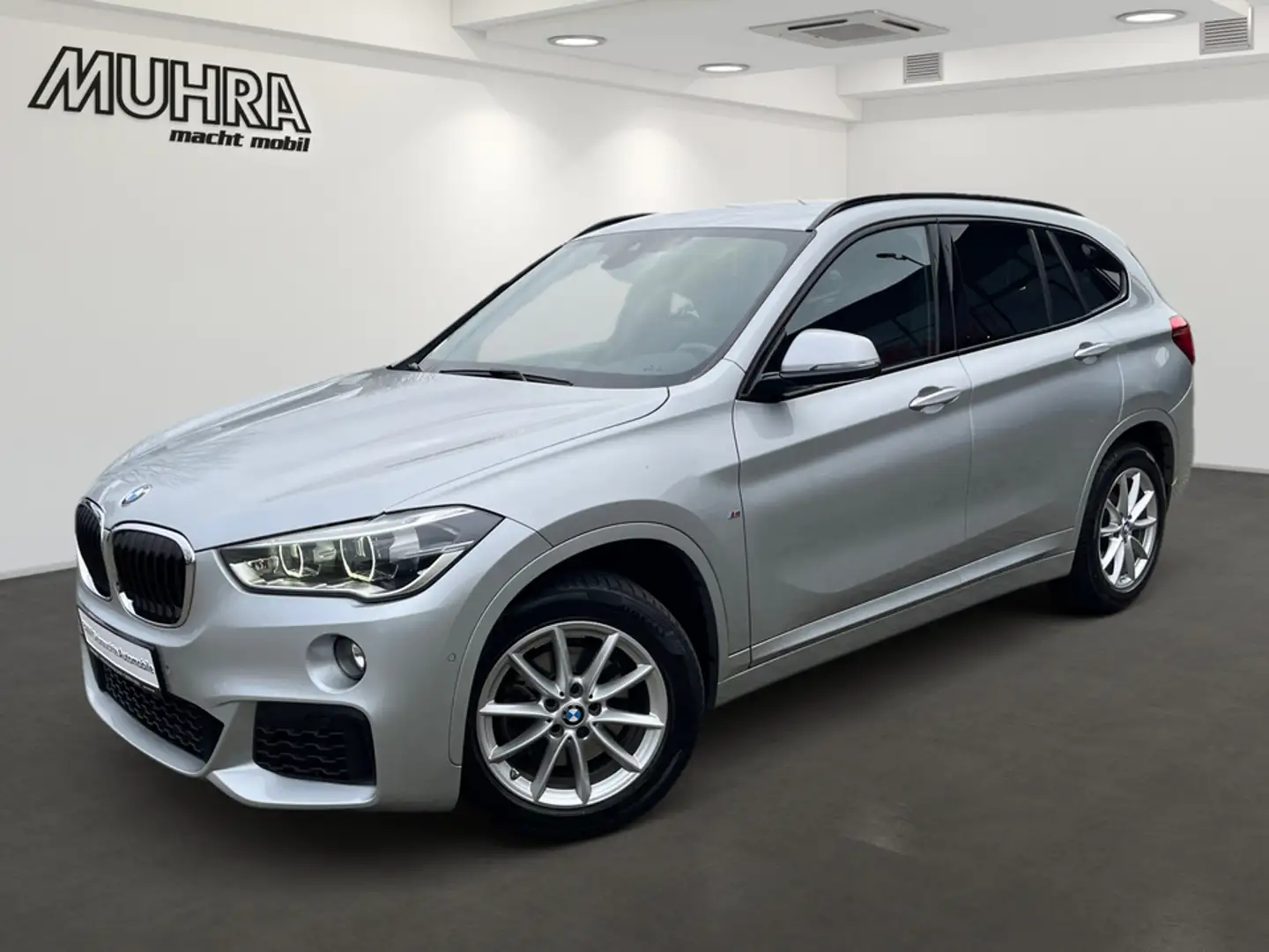 BMW X1 sDrive18d M Sport AHK LED SHZ PDC DAB Argent - 2