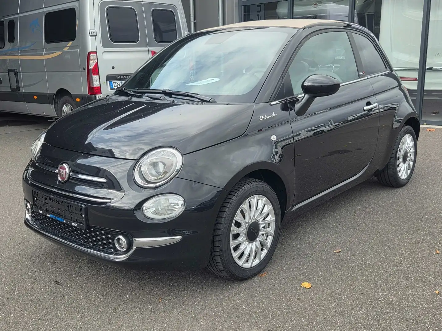 Fiat 500C MY21 1.0 GSE Hybrid DOLCEVITA 51kW TECH+ LM Zwart - 1