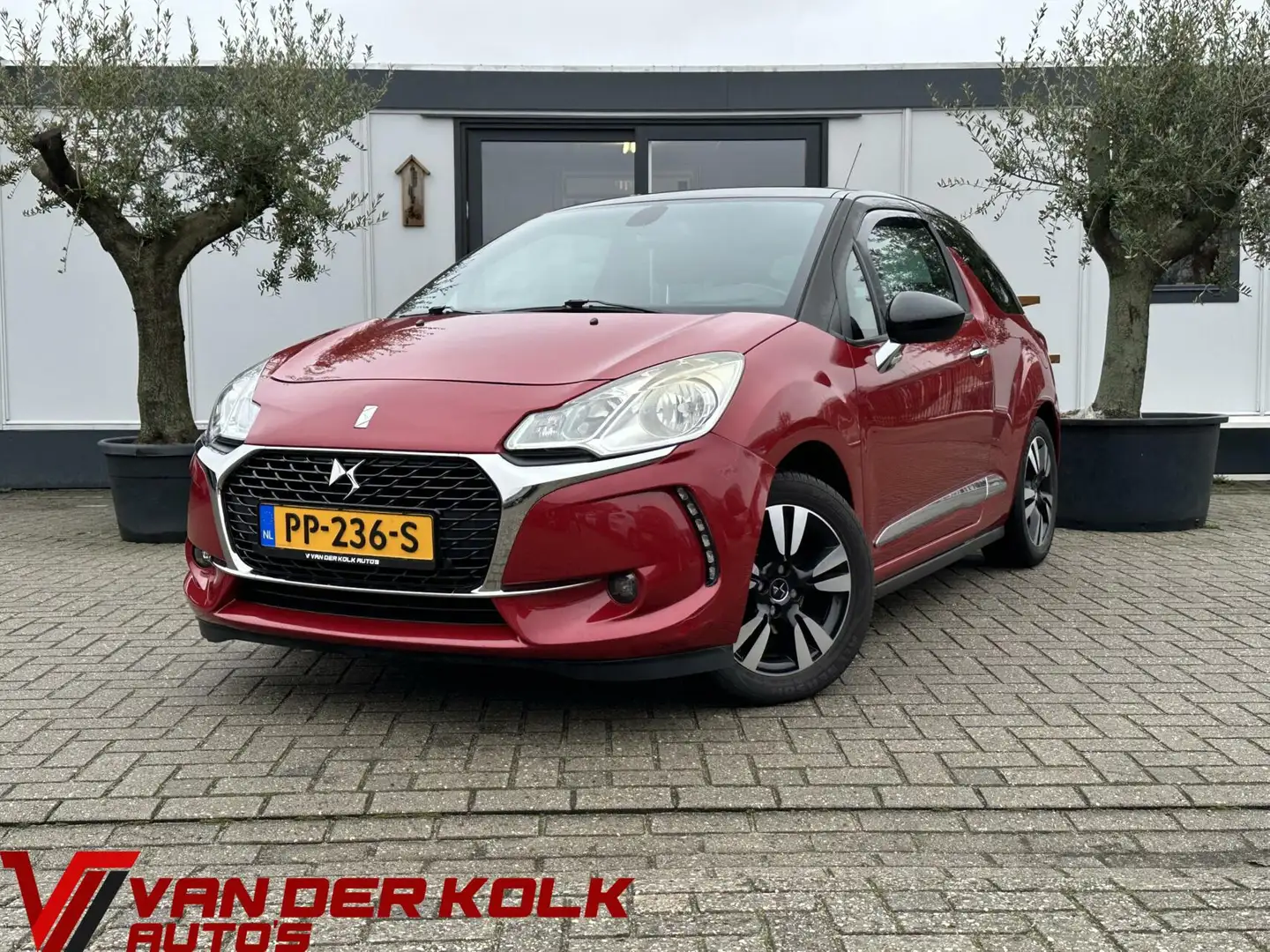 Citroen DS3 1.2 PureTech So Red Red - 1