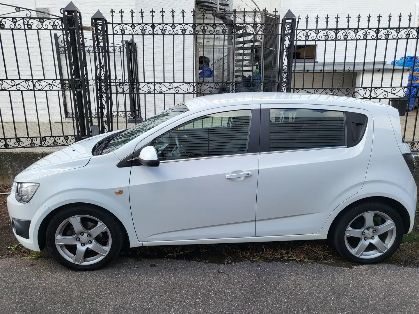 Chevrolet Aveo Aveo hatchback 1.6i LTZ Wit - 2