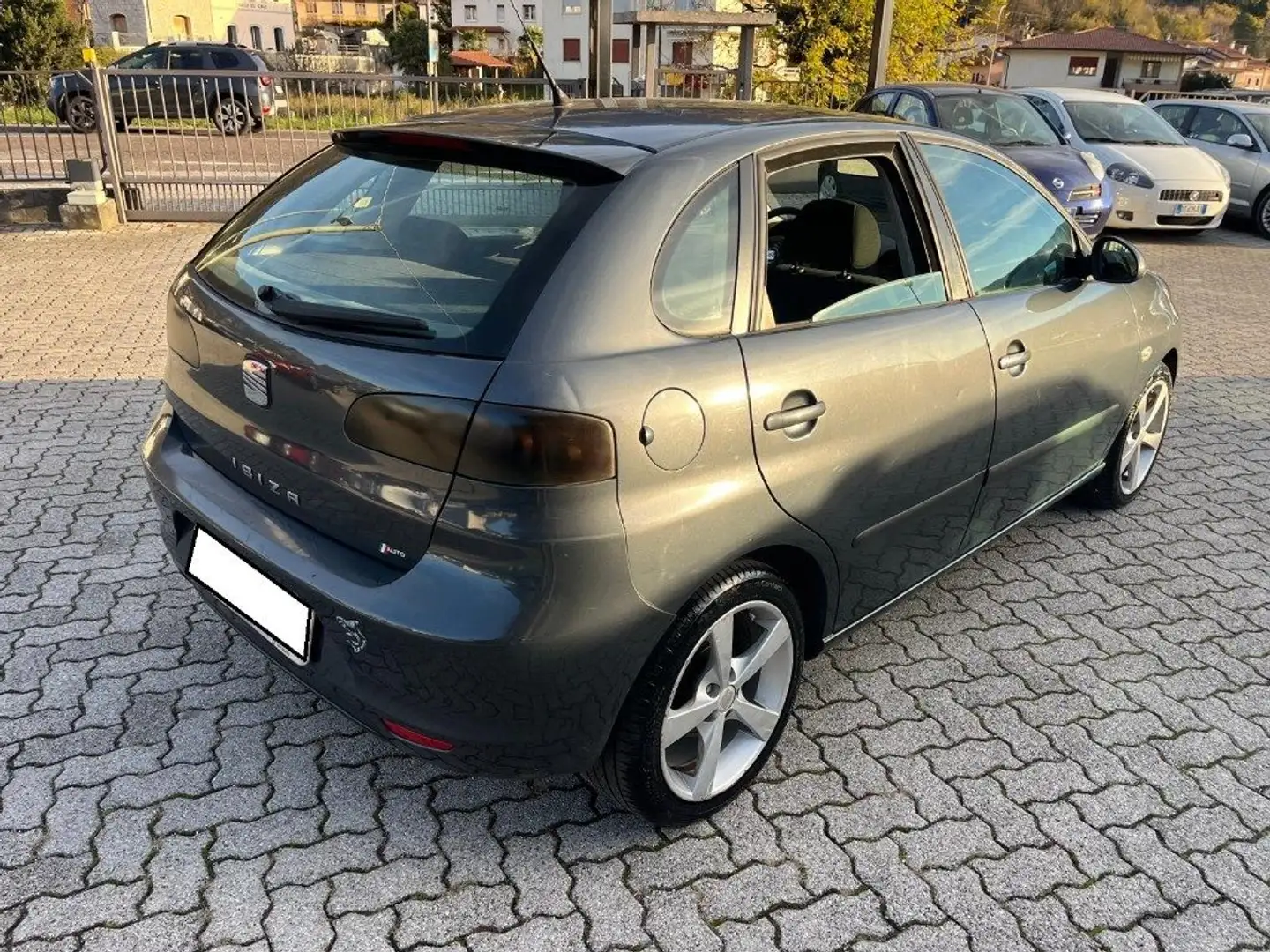SEAT Ibiza 1.4 TDI 80CV 5p. Stylance Grijs - 2