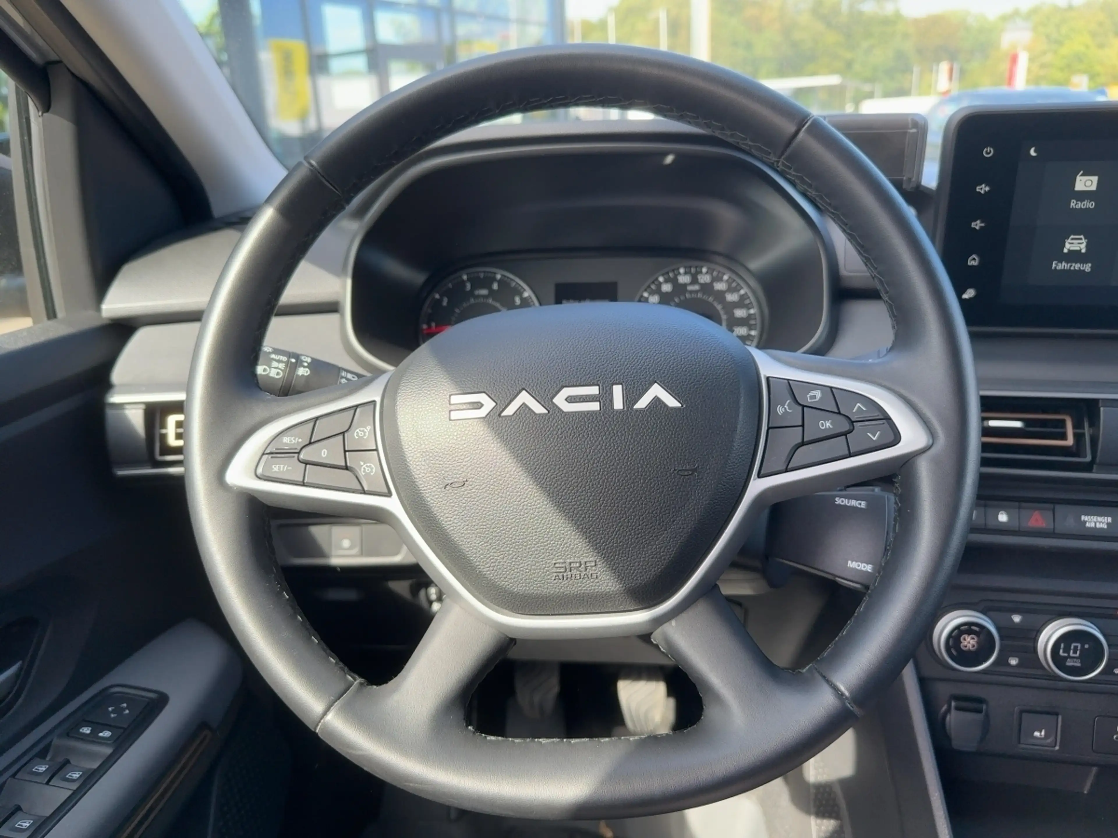 Dacia Jogger Extreme TCe 110 7-Sitzer*NAVI*SHZ*KAMERA*KLIMA* — photo 9