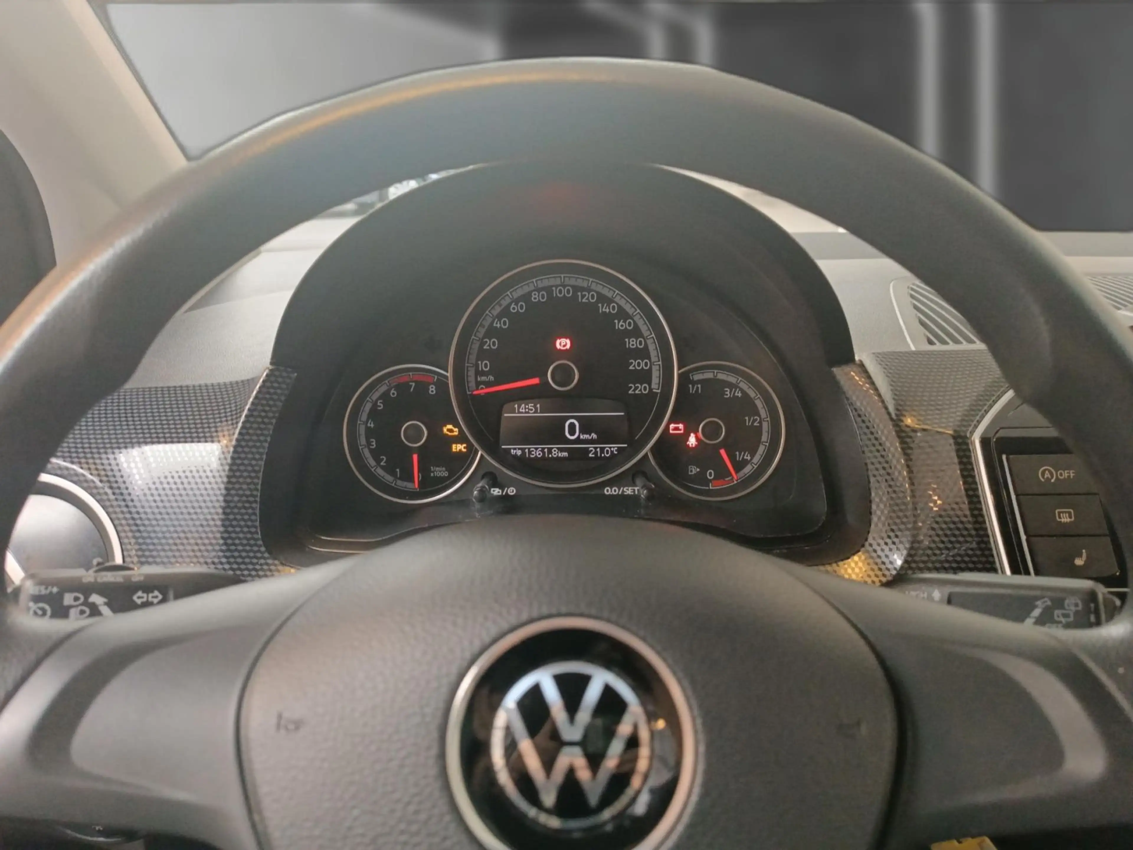 Volkswagen up! 1.0 move up! *GRA*R-CAM*PDC*SHZ* — photo 15