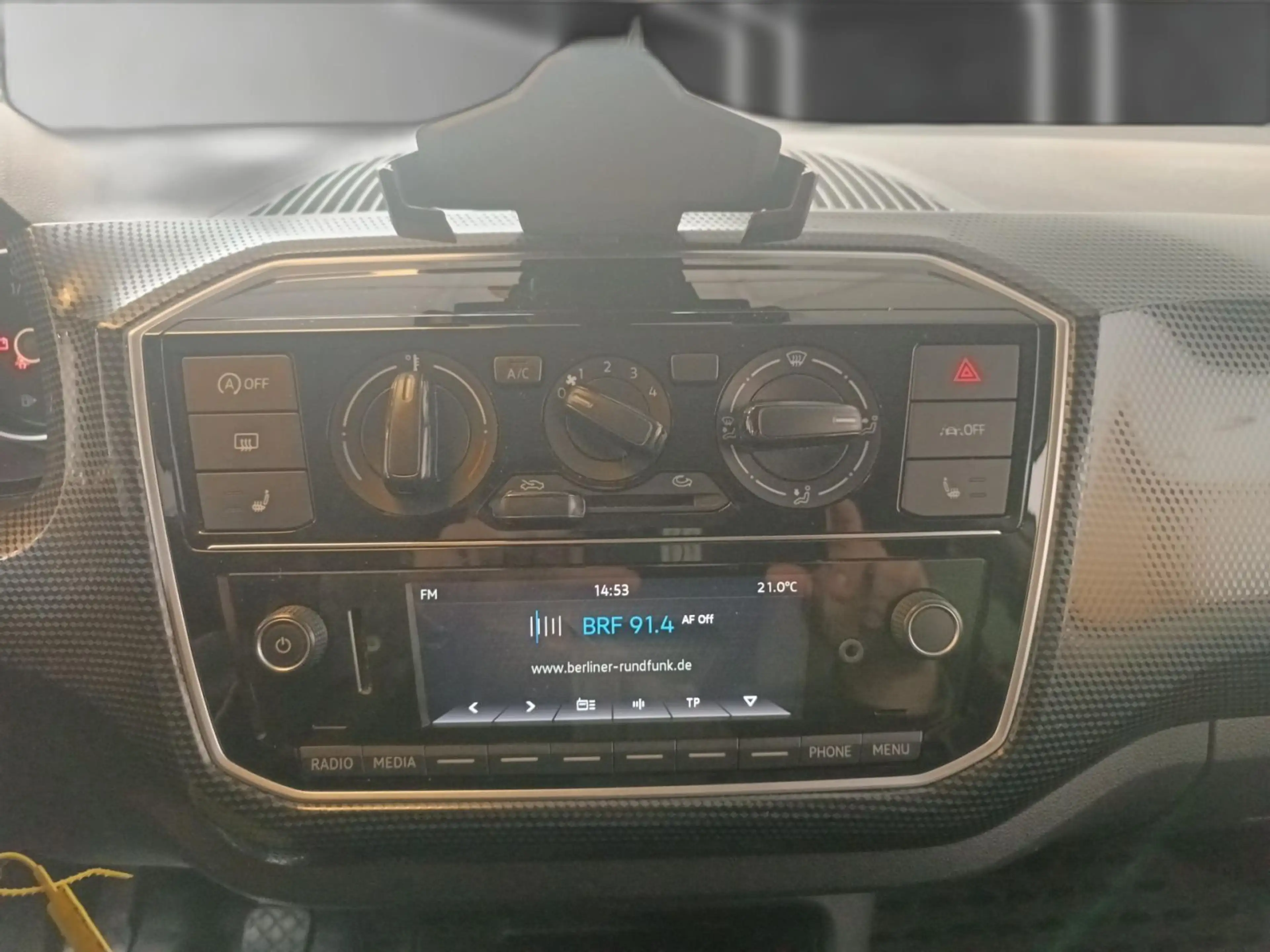 Volkswagen up! 1.0 move up! *GRA*R-CAM*PDC*SHZ* — photo 17