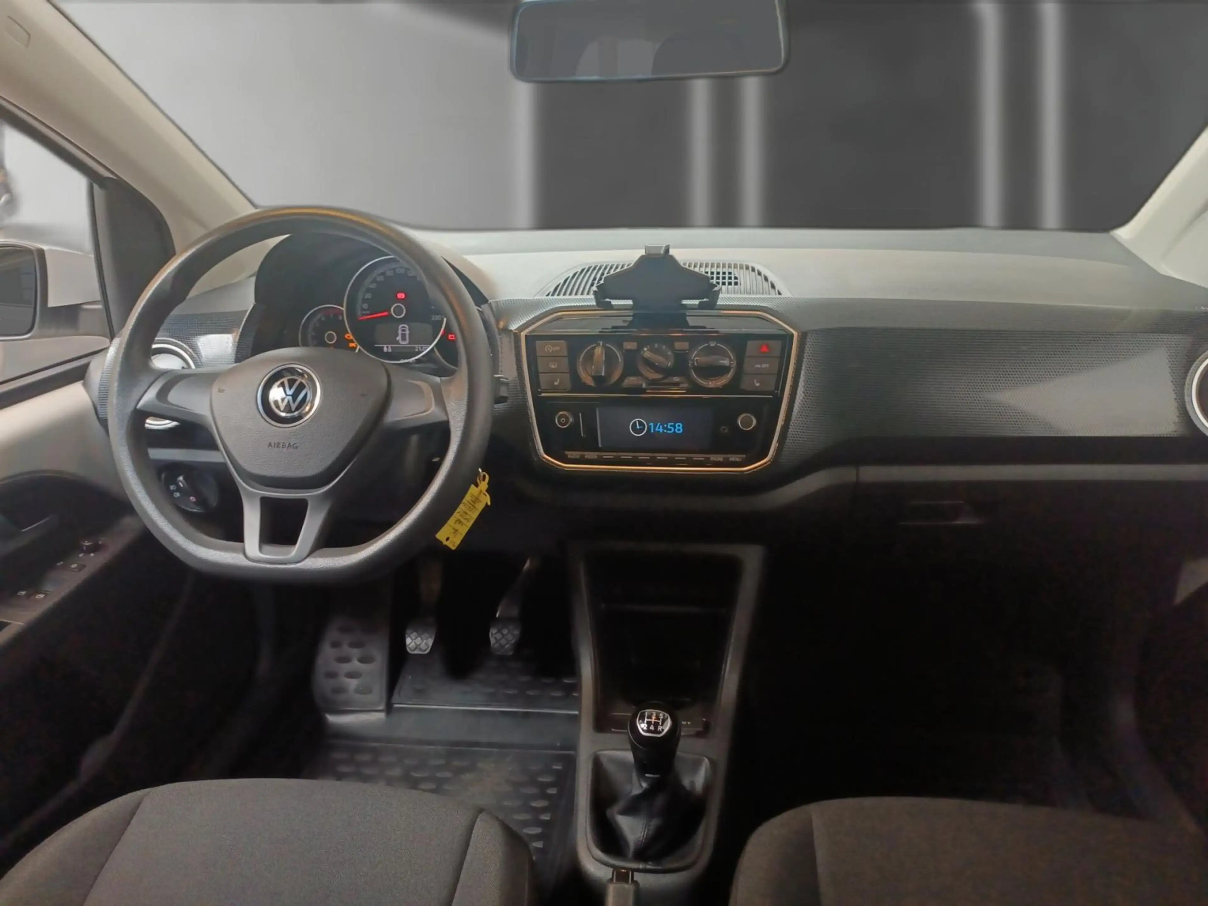 Volkswagen up! 1.0 move up! *GRA*R-CAM*PDC*SHZ* — photo 21