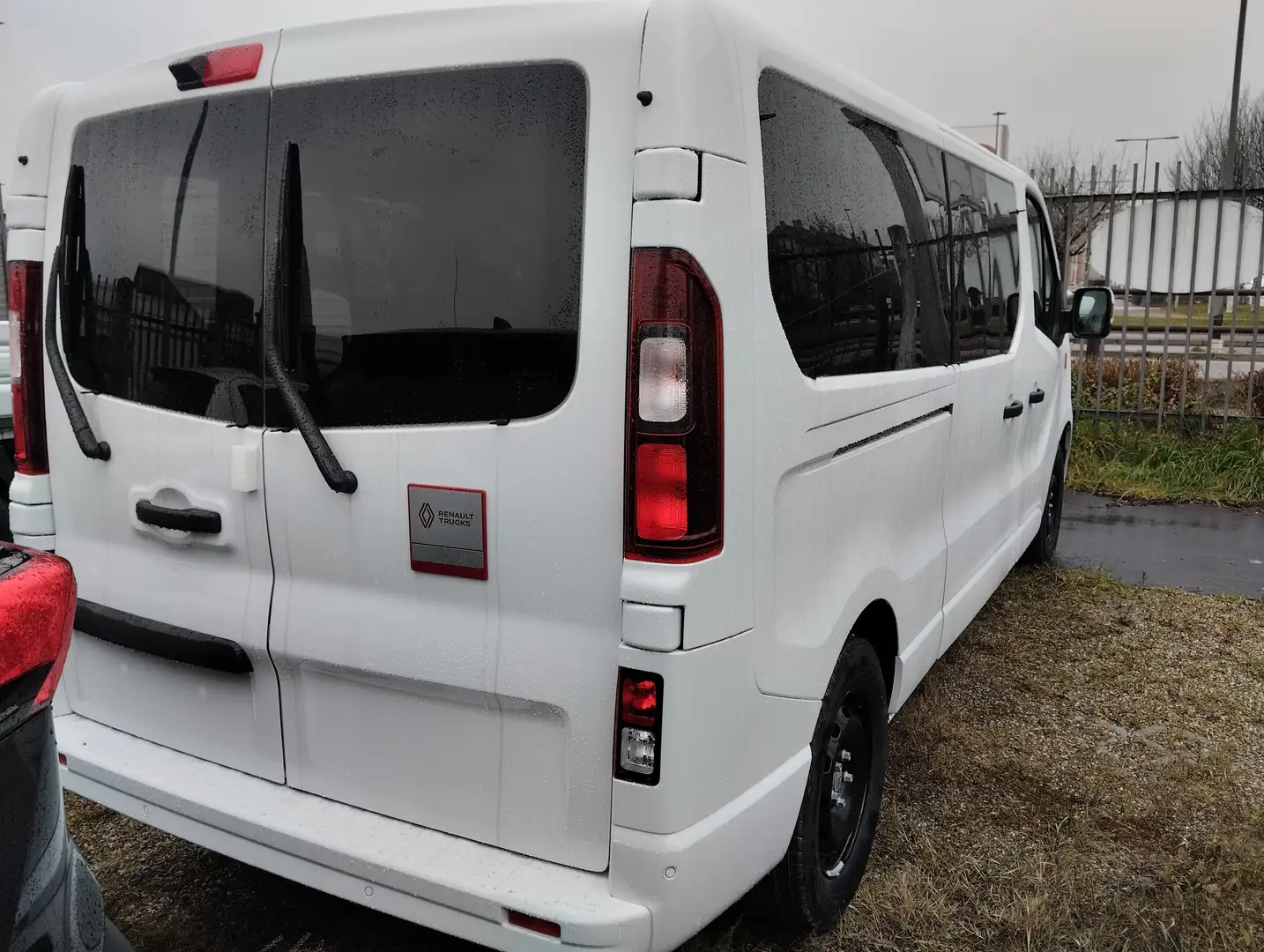 Renault Trafic NEW TRAFIC RED COMBI FWD L2 H1 Bianco - 2