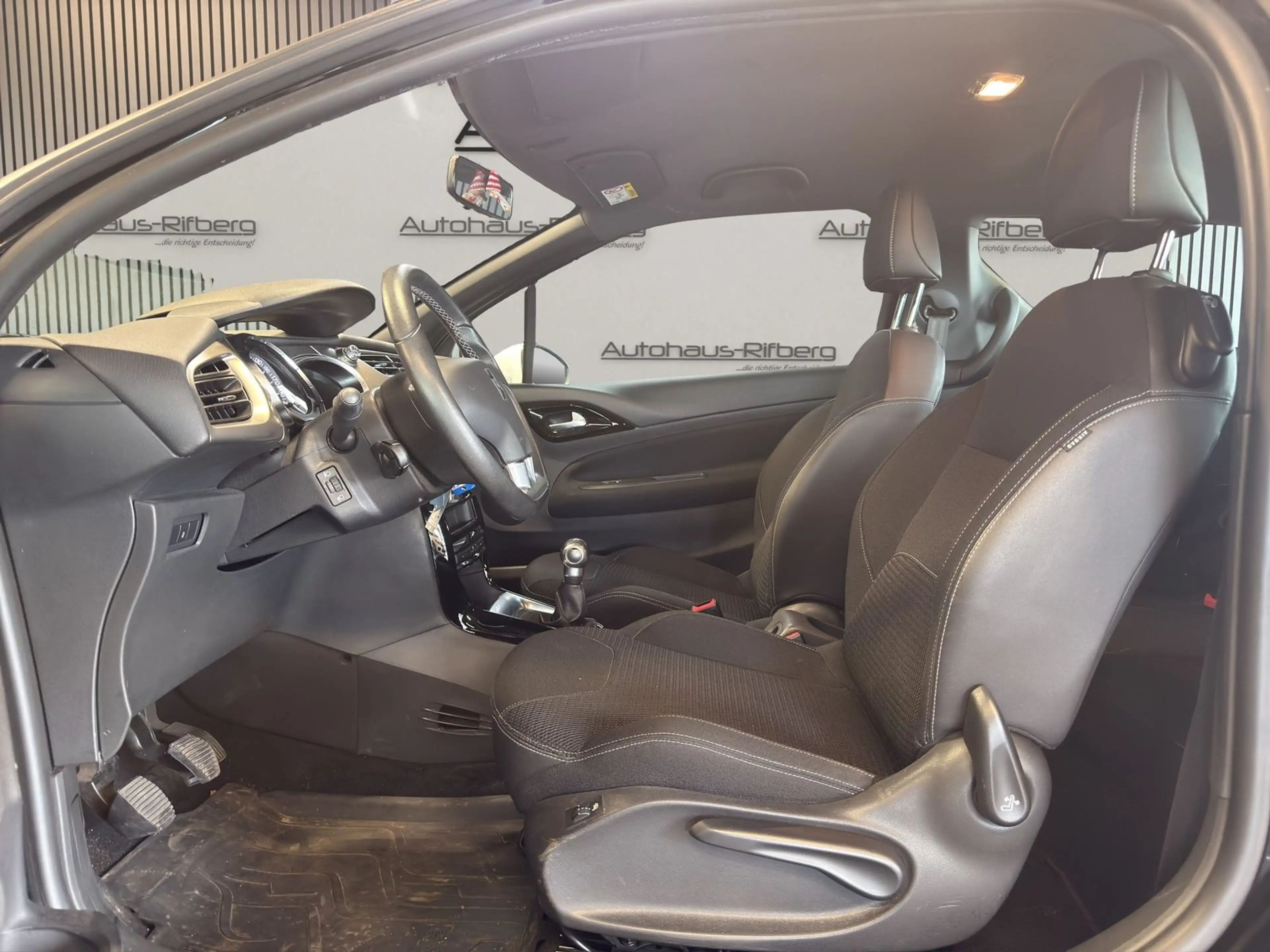 DS Automobiles DS 3 So Chic DS Connect/17Zoll/Tempomat/Farbdispl — photo 9