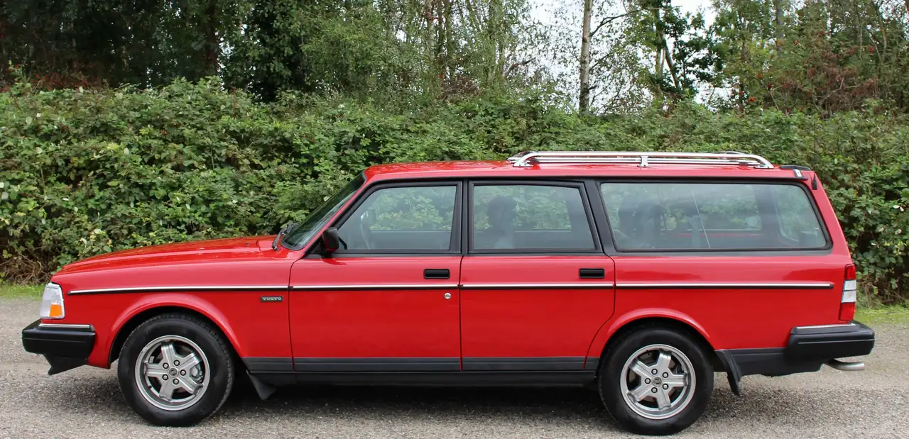 Volvo 240 2.3i GLE Estate Signal Red, foto 6