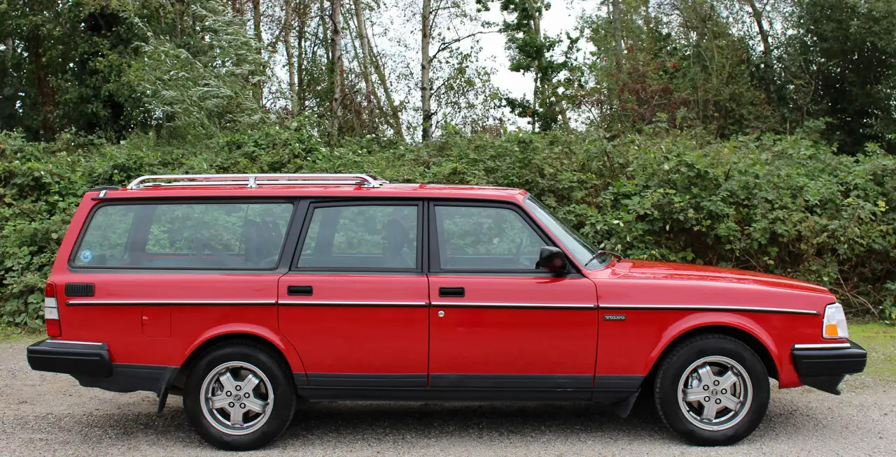 Volvo 240 2.3i GLE Estate Signal Red, foto 7