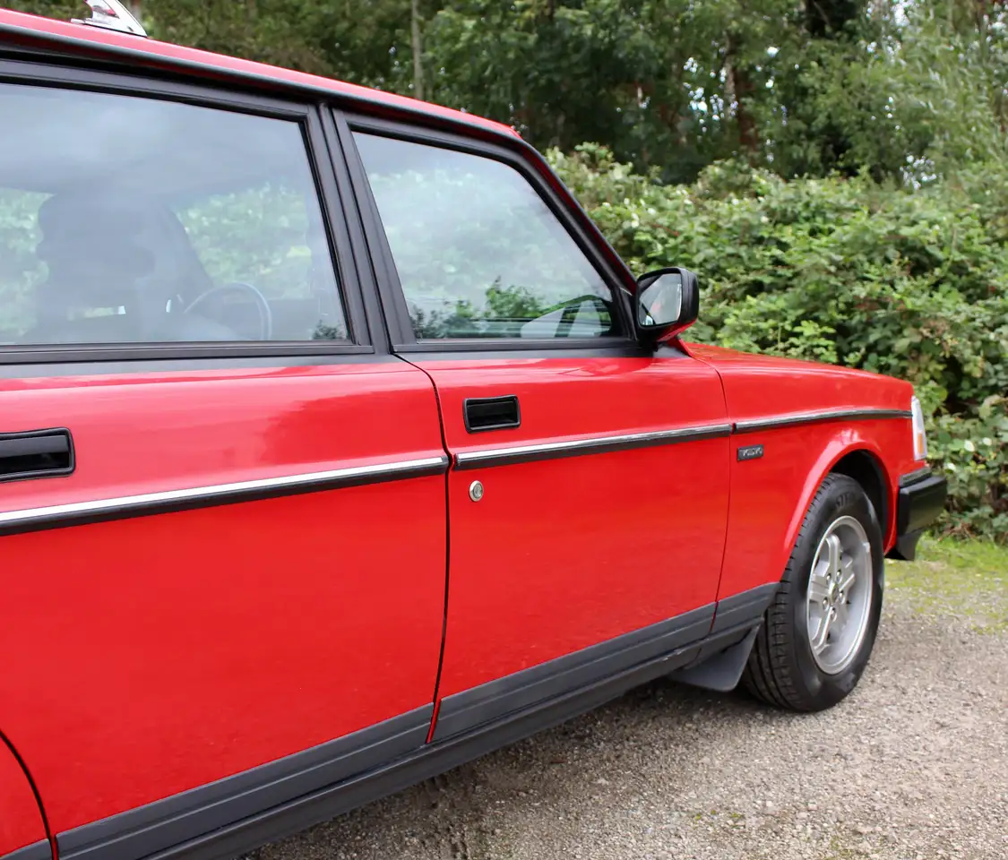 Volvo 240 2.3i GLE Estate Signal Red, foto 9