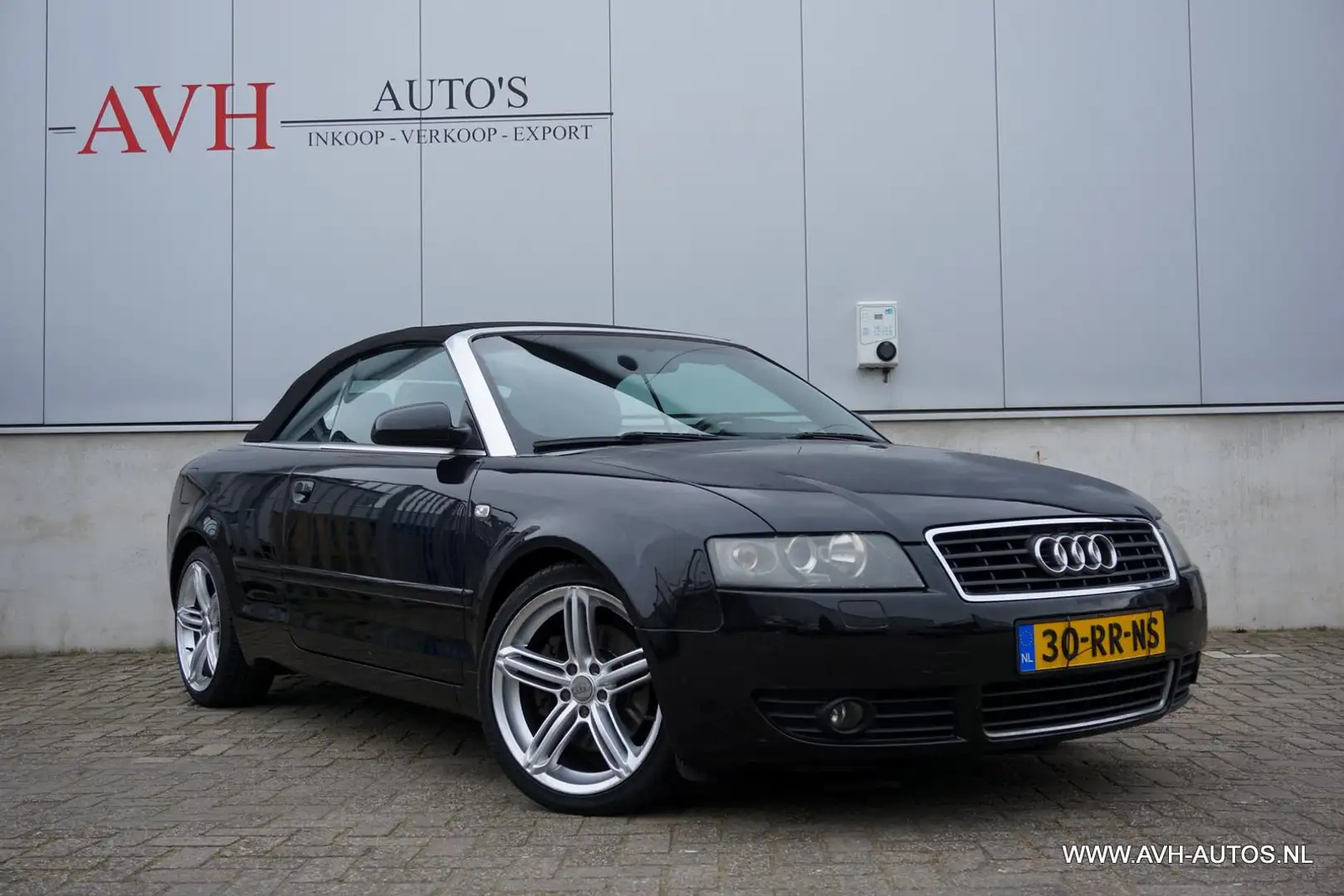 Audi A4 Cabriolet 2.4 V6 Exclusive Zwart - 2