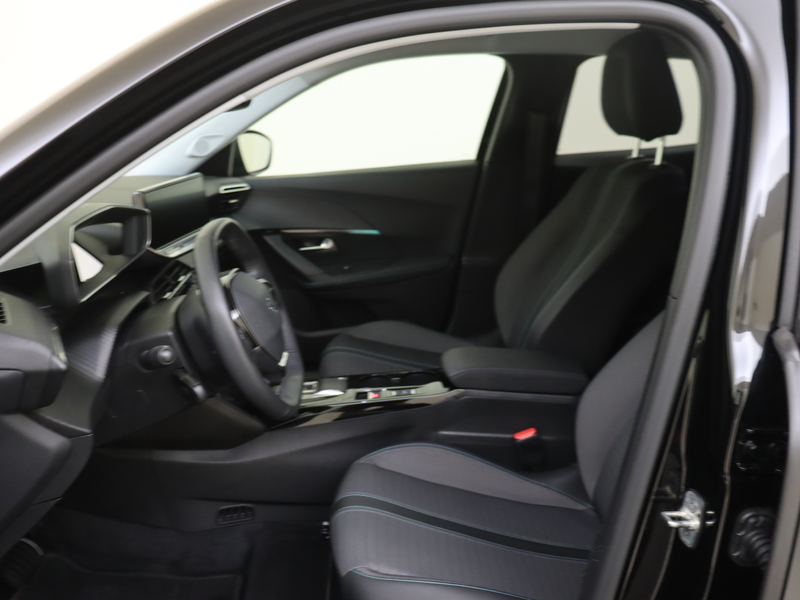 Peugeot e-2008 EV 136PK Allure Pack 50 kWh Camera | Apple Carplay — photo 10
