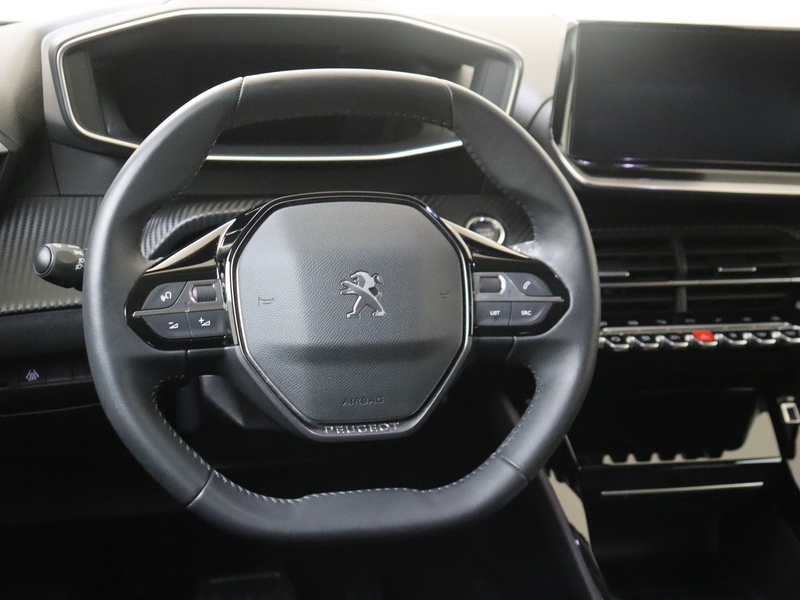 Peugeot e-2008 EV 136PK Allure Pack 50 kWh Camera | Apple Carplay — photo 6