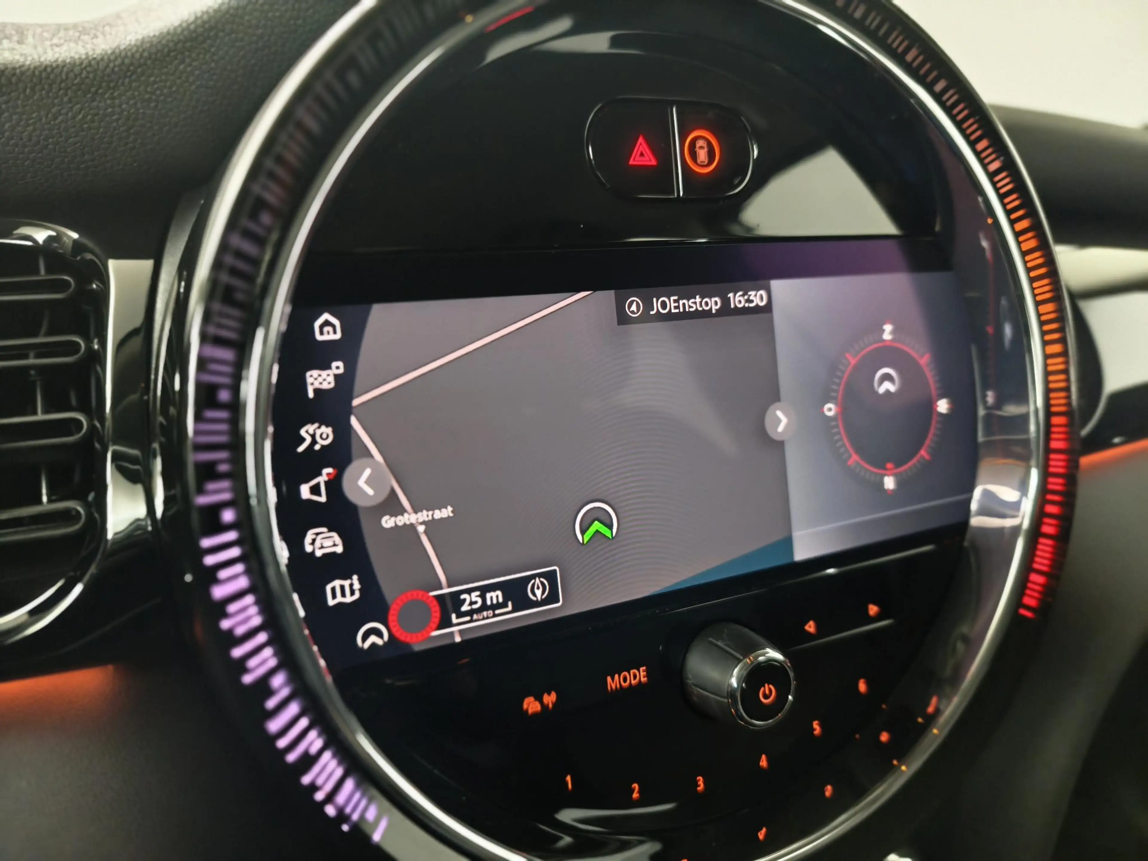 MINI Cooper 5-Deurs 1.5 Camden Edition | Navigatie | Parkeerse — photo 11