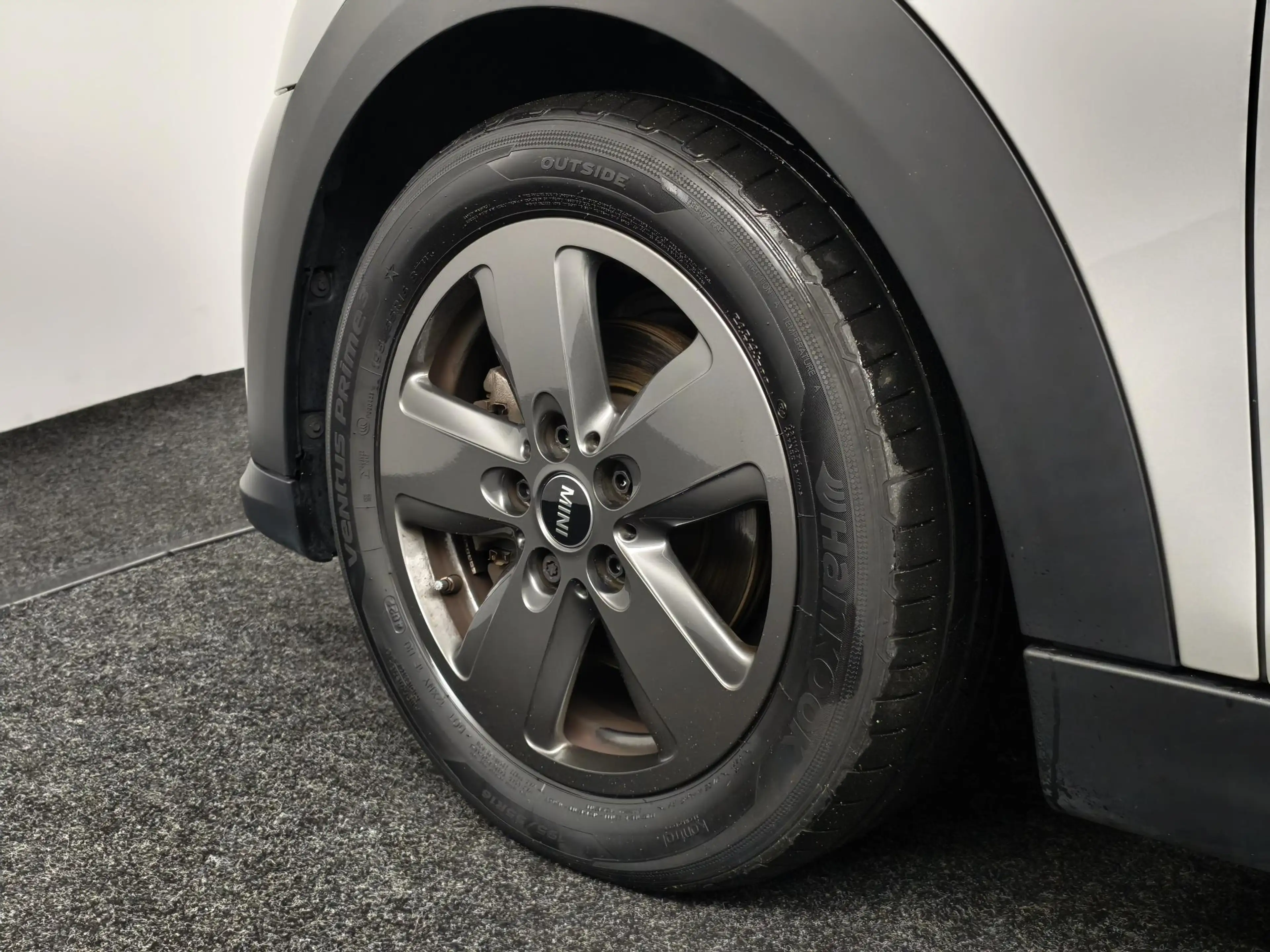 MINI Cooper 5-Deurs 1.5 Camden Edition | Navigatie | Parkeerse — photo 28