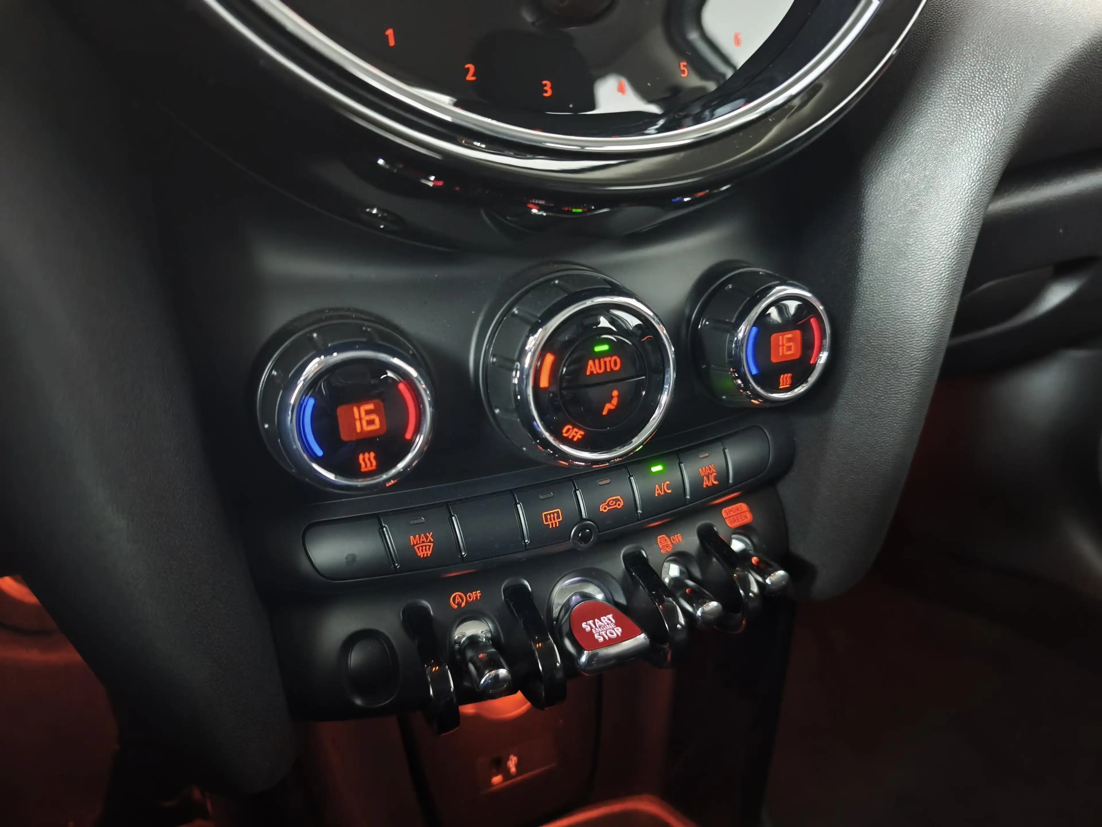 MINI Cooper 5-Deurs 1.5 Camden Edition | Navigatie | Parkeerse — photo 13