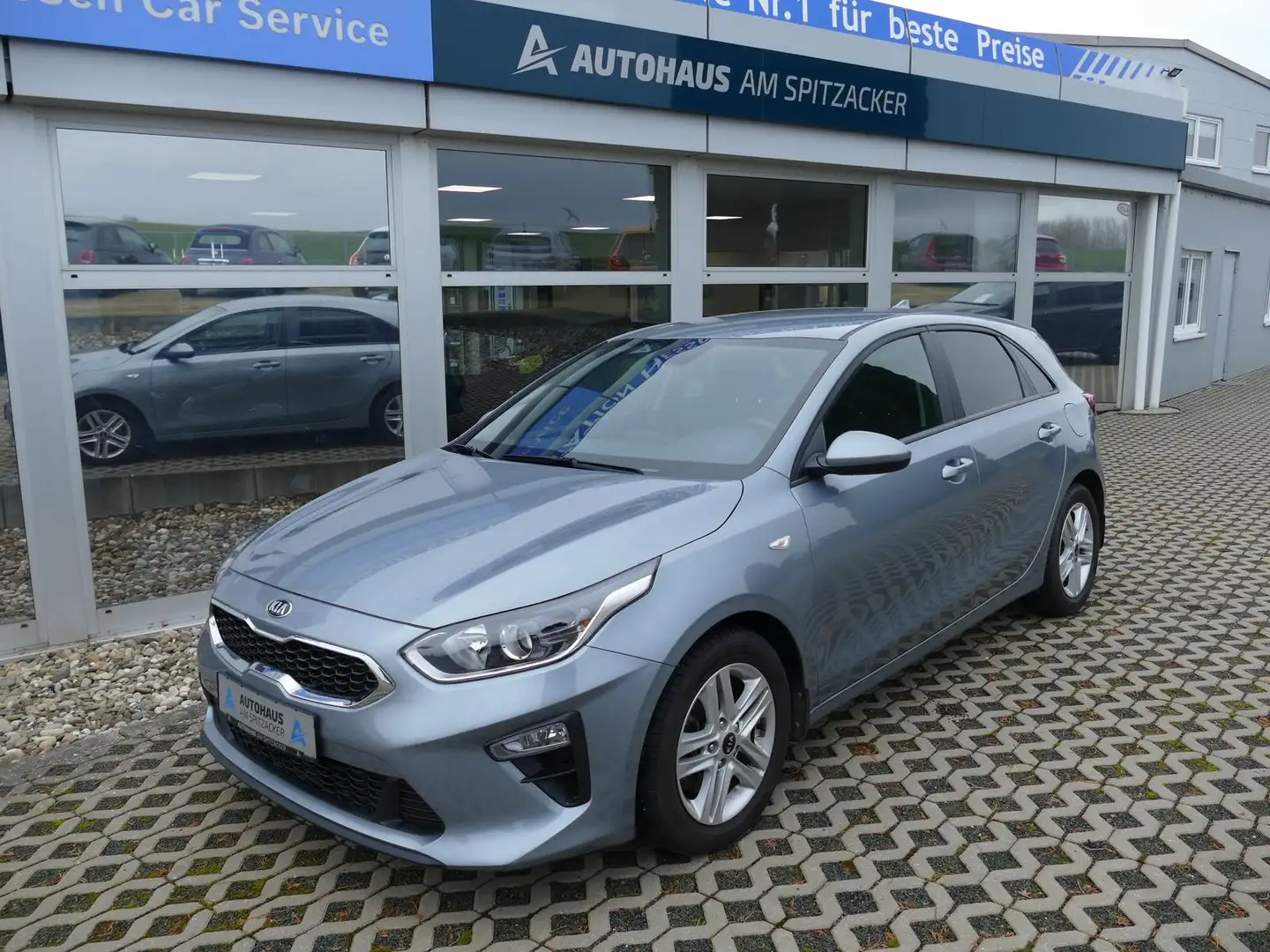 Kia Ceed / cee'd 1.5 T-GDI Vision 1. HAND Gris - 2