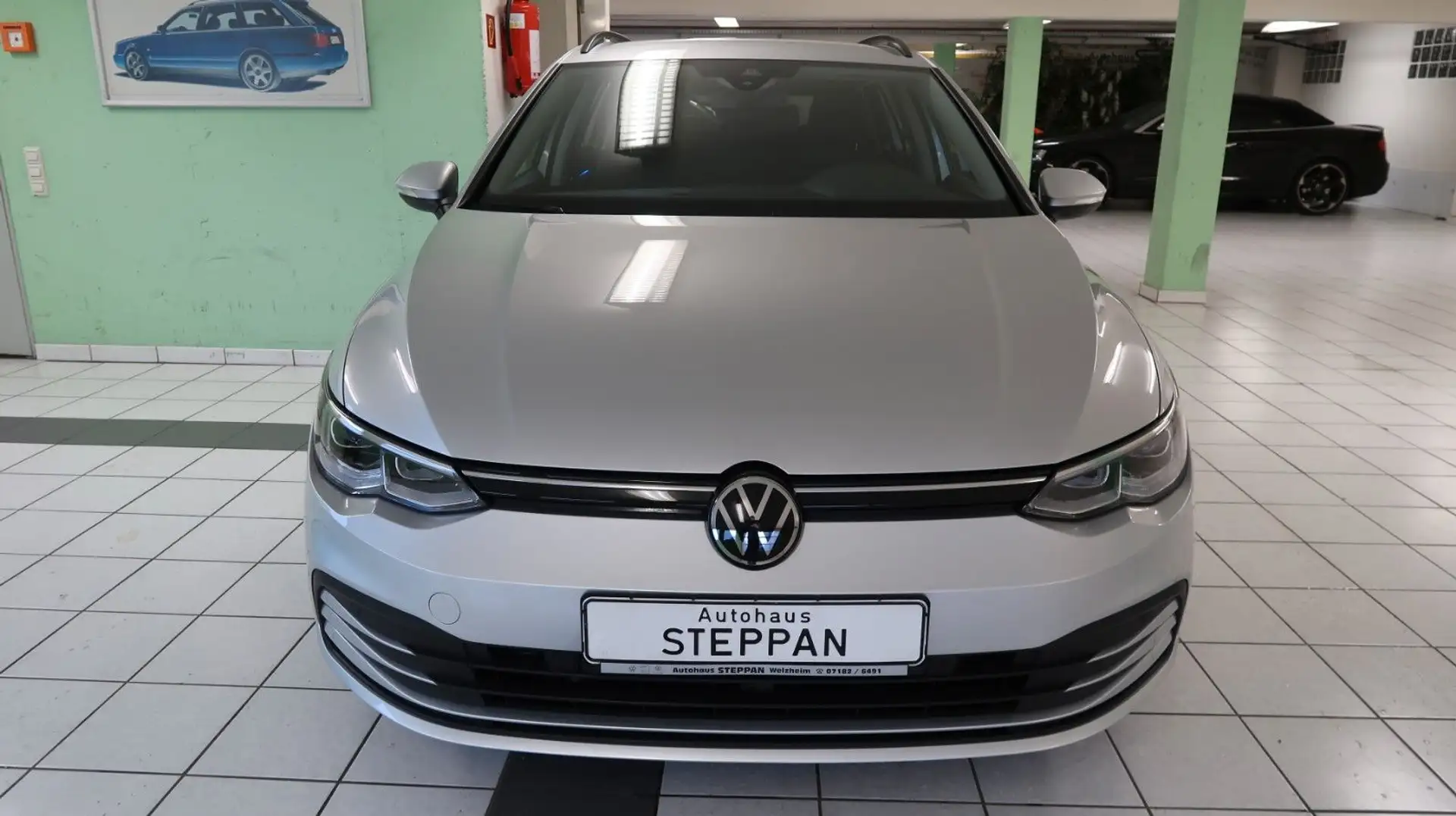 Volkswagen Golf Variant 1,5 eTSI Life +Navi +LEDIQ+ACC+APP Silber - 2