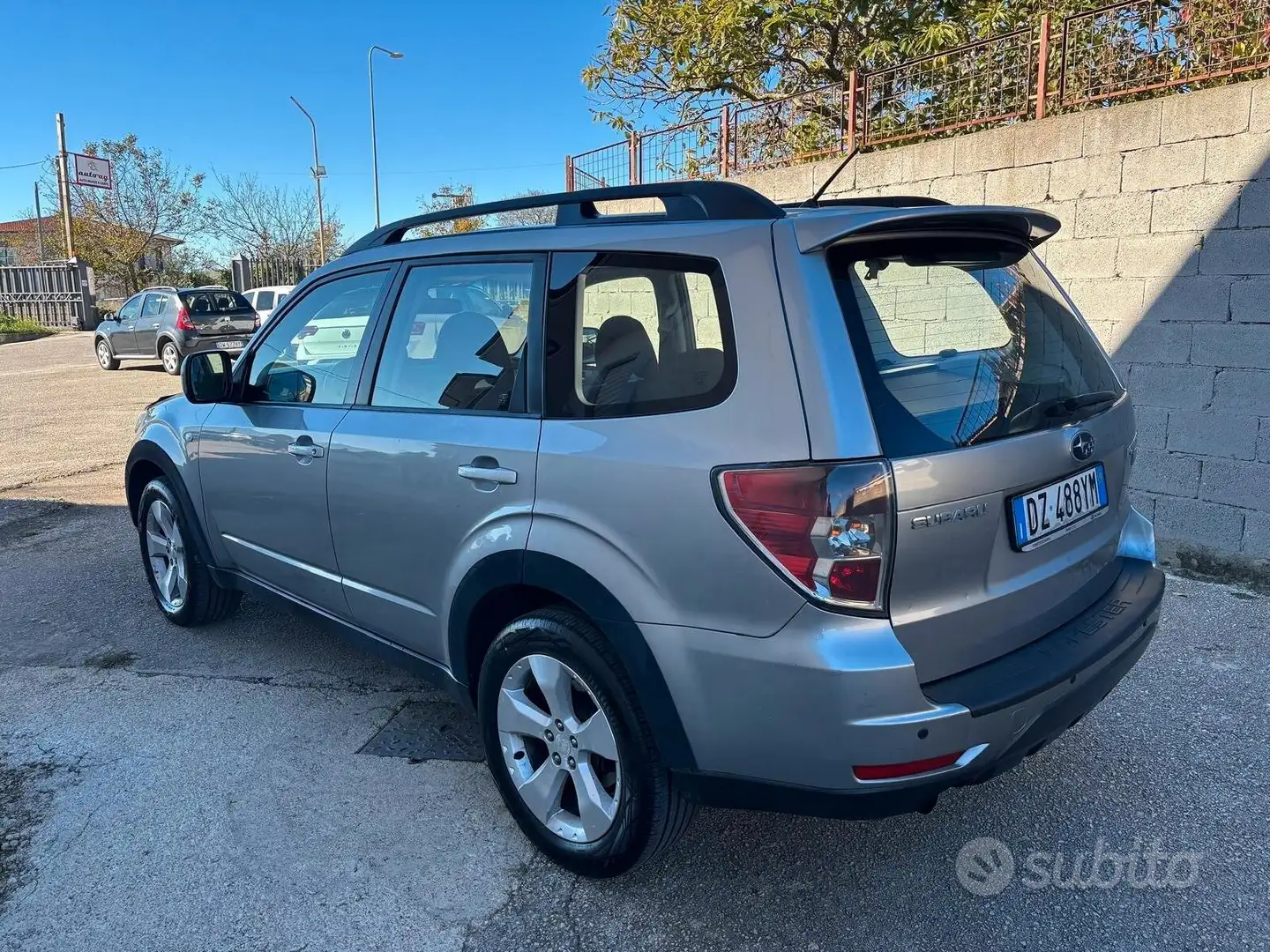 Subaru Forester Forester III 2010 2.0d 4×4 Grijs - 2
