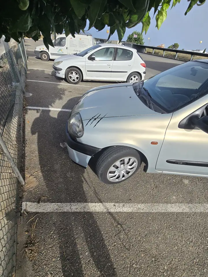 Renault Clio 1.2 RT, foto 3