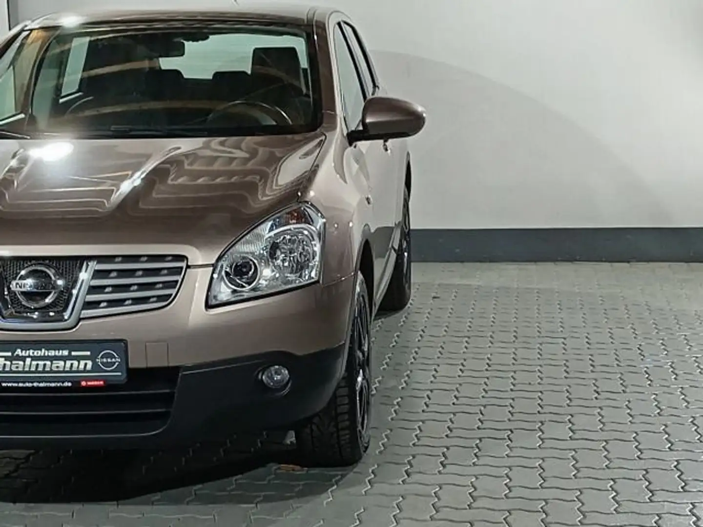 Nissan Qashqai 2.0 Acenta 4x2 Alpine Navi, Allwetterrei Brun - 2