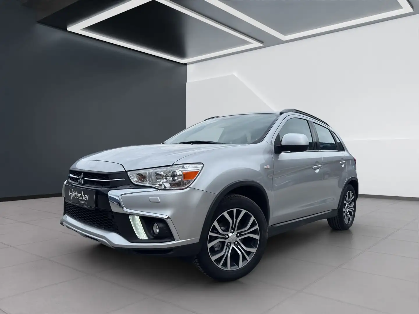 Mitsubishi ASX 1.6 Di-D LP 4WD Grau - 2